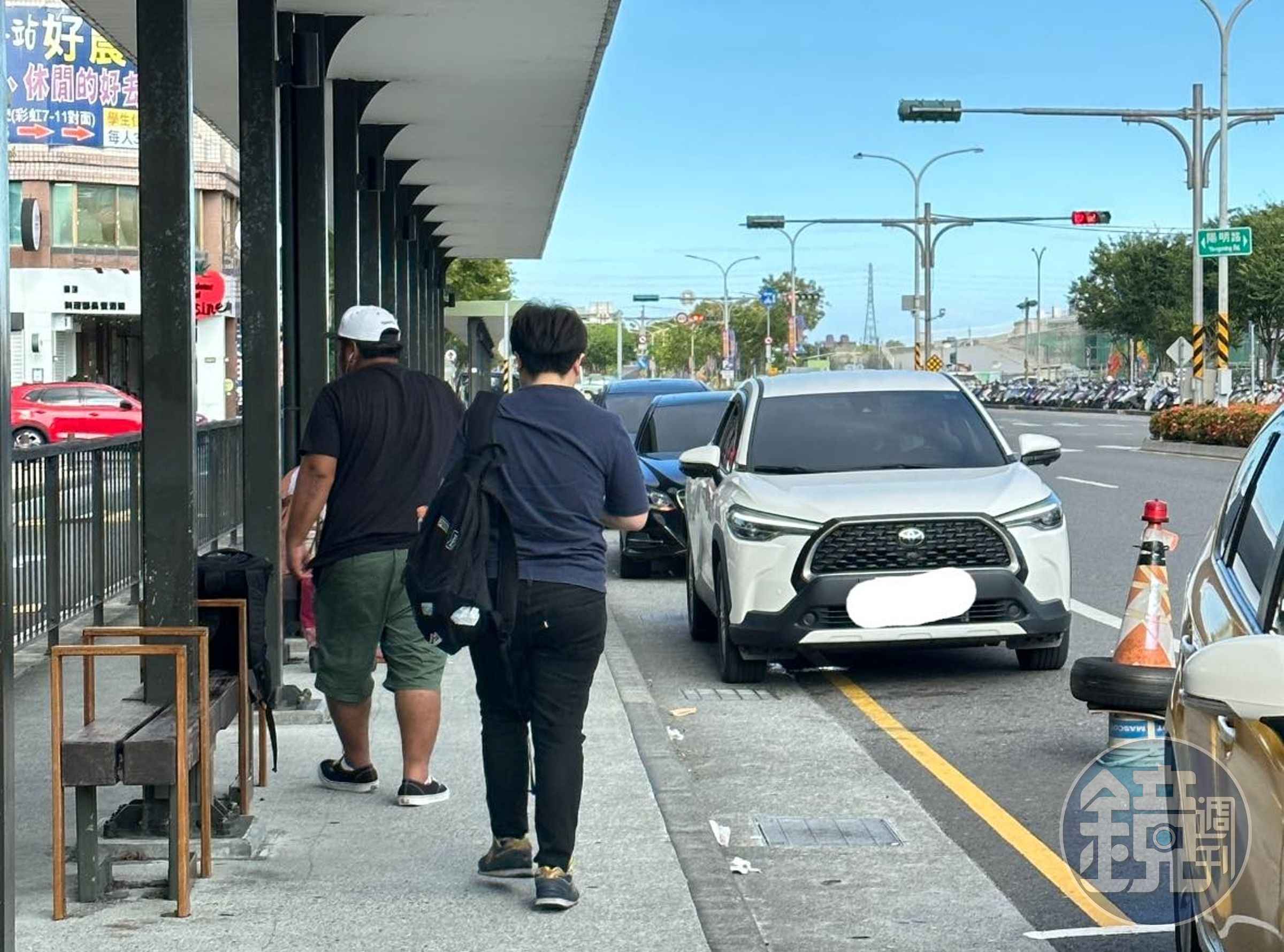 一名女子遇上ATM故障領不出現金乘車,湊巧遇到好心的路人協助,讓她覺得相當暖心。(翻攝自臉書社團《宜蘭知識+》)