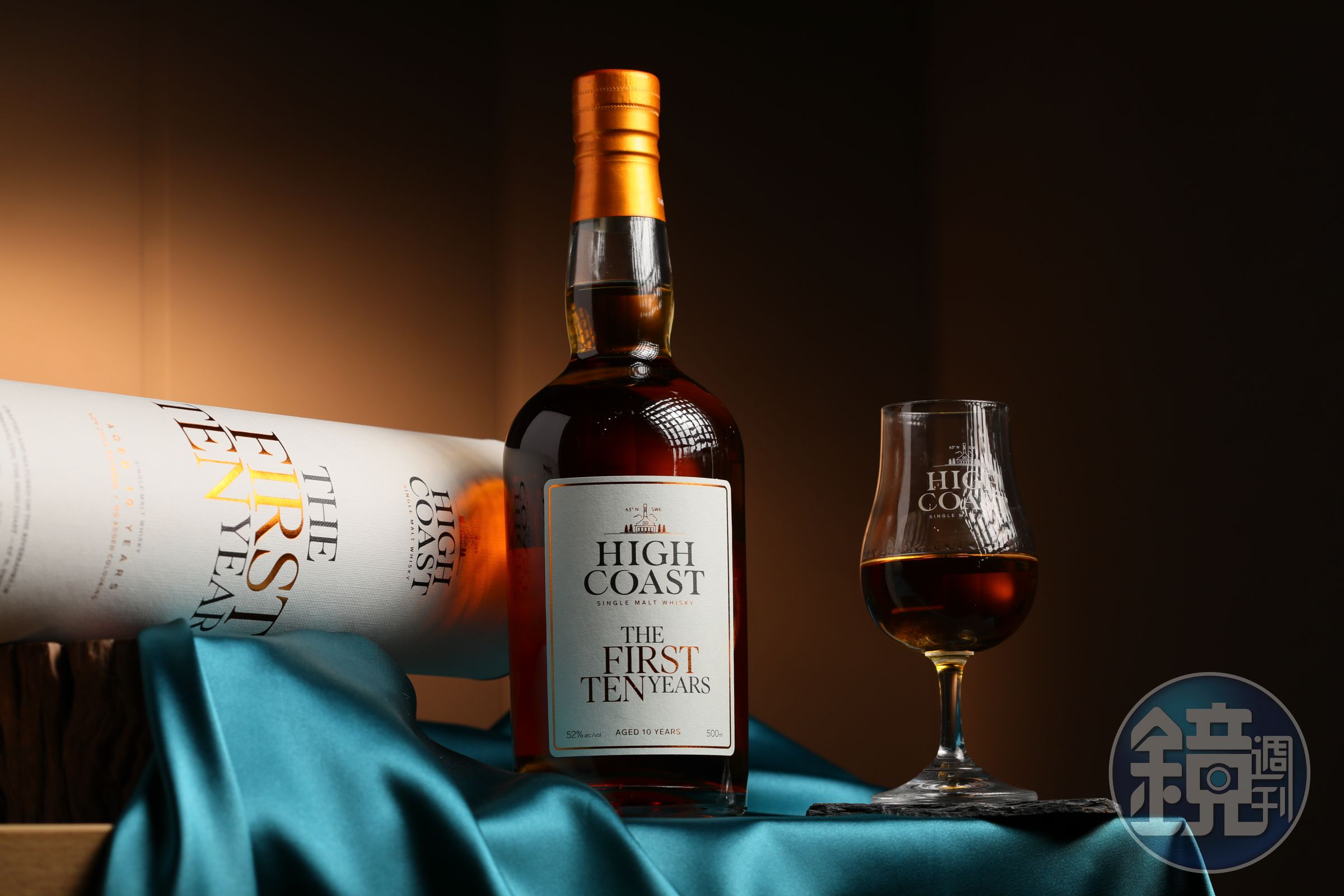 對HIGH COAST酒廠有里程碑意義的「The FIRST TEN Years」,是在10年的PX雪莉桶加入一桶波本桶平衡風味。(6,300元/瓶、500ml)