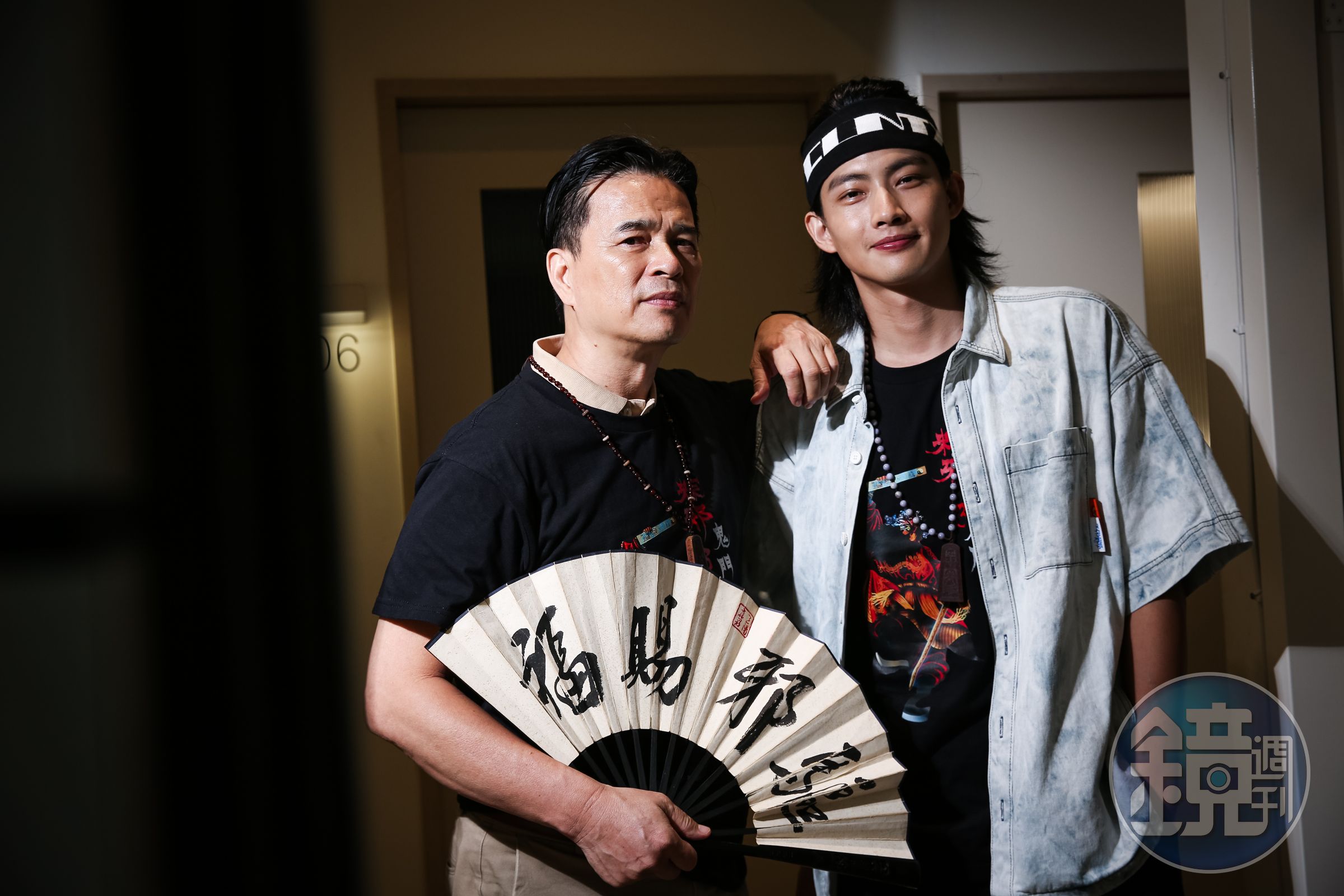 李興文後來得知張庭瑚的父親在他小時因公殉職，體會為何張庭瑚會演出這角色，有些內心戲要有同樣心境的人才比較能夠入戲。