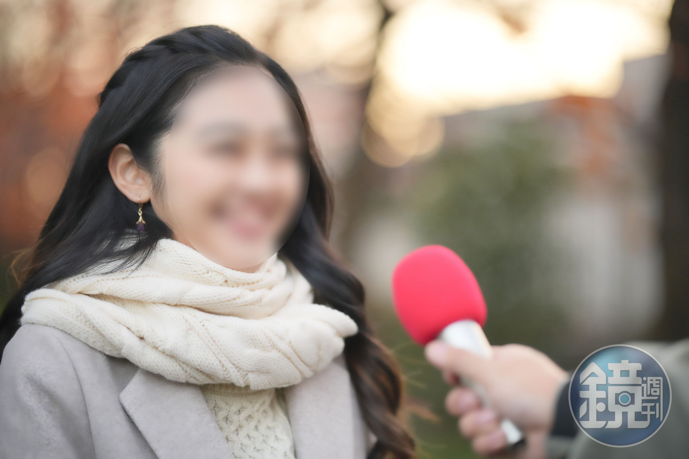 一名21歲男子假裝是成人平台的街訪特派員，佯稱「讓他起生理反應就給錢」，導致2位女子遭騙財色。（示意圖非本人，PhotoAC）