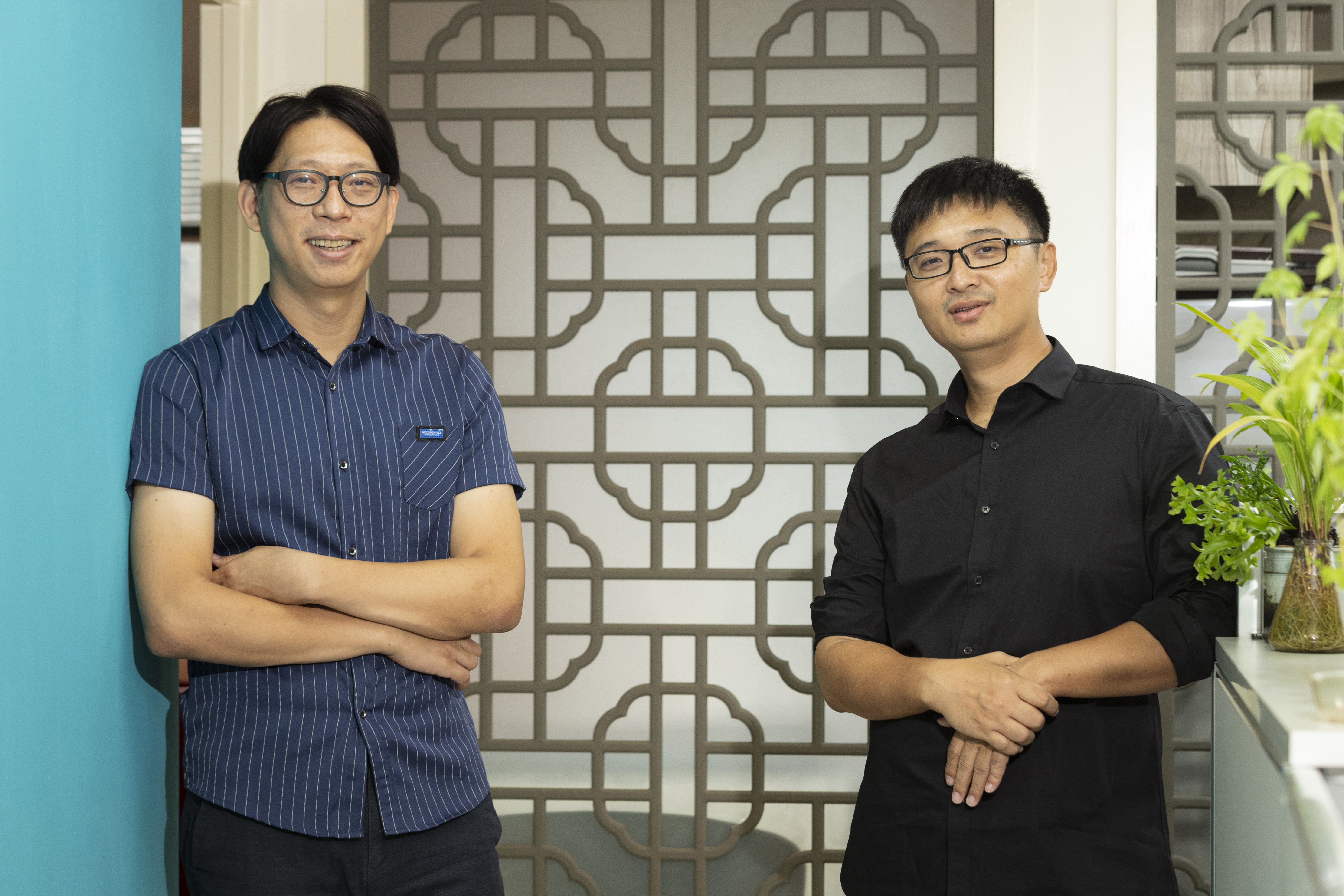 左為浮光遊戲製作人陳彥文，右為漢創國際音樂製作人廖克紹。