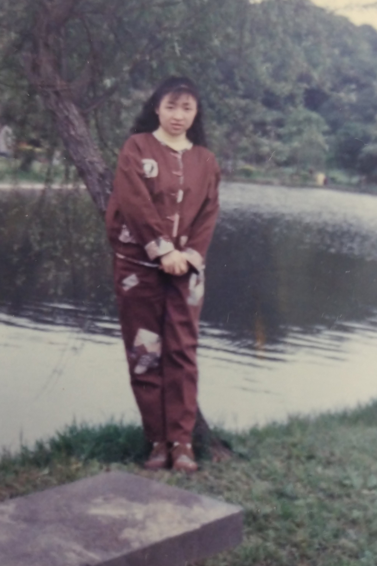 李玉潔原為補教老師,因為下班時間晚,不捨孩子總是看不見媽媽,決定回家和先生一起接手老店。(李玉潔提供)