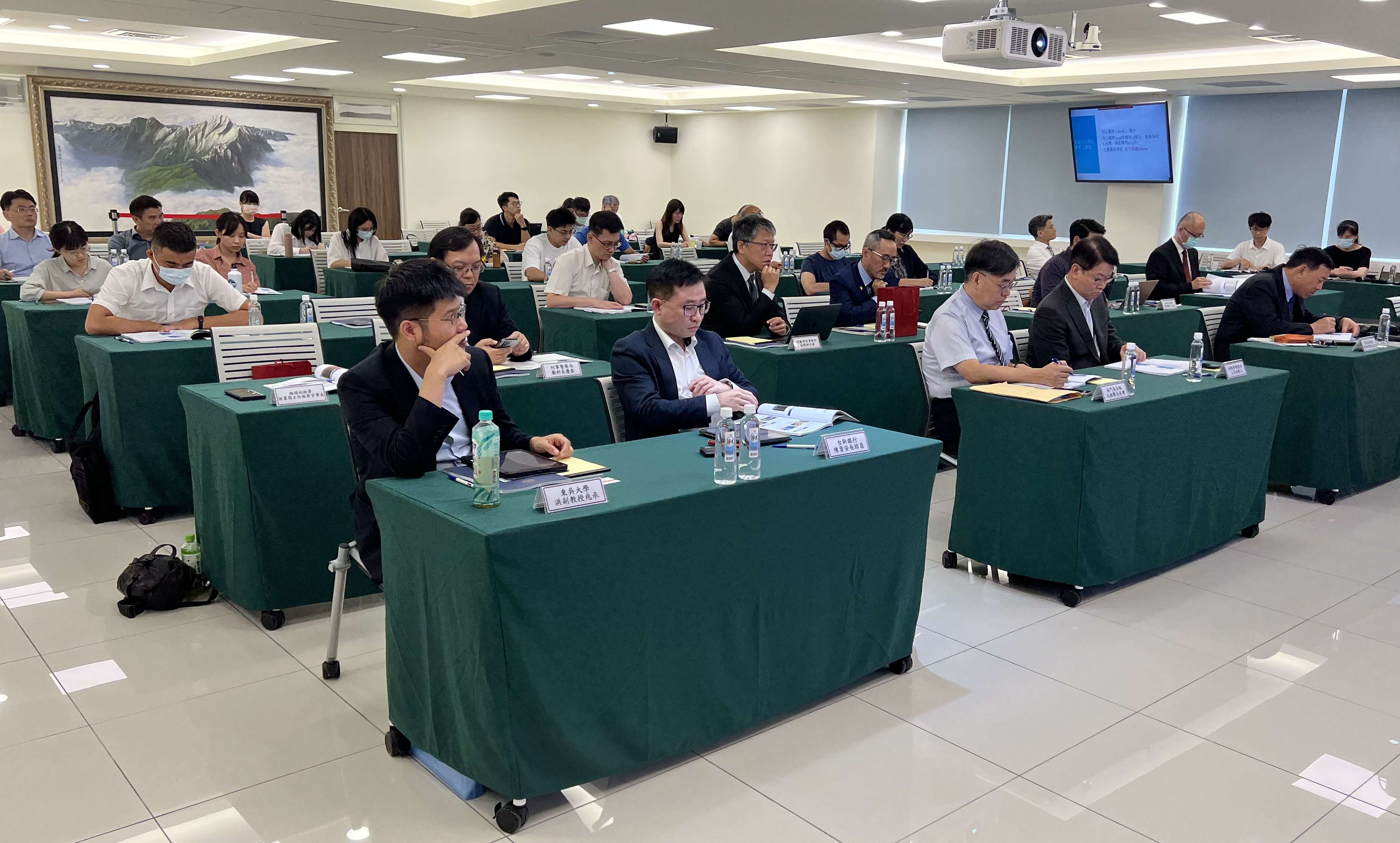 最高檢舉辦「線上博奕犯罪之查緝」研討會,橋頭地檢署主任檢察官鄭子薇建議課徵所得稅,逃漏稅捐逾1千萬以上者,最高可處7年有期徒刑,併科1億元以下罰金。(最高檢提供)