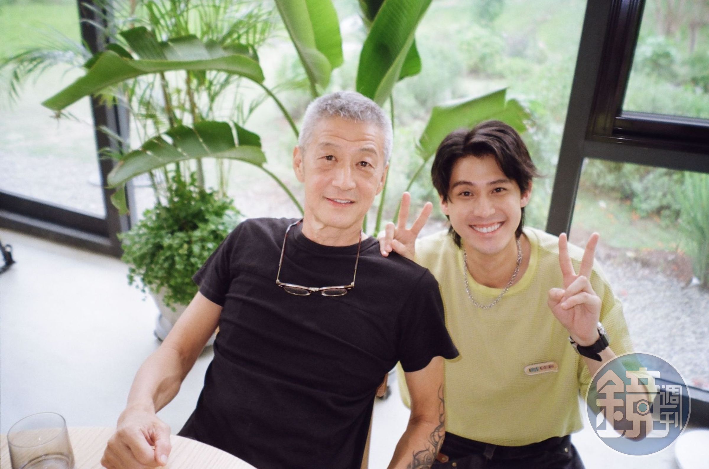李玉璽與爸爸李亞明私下互動交流。(晴空鳥提供)
