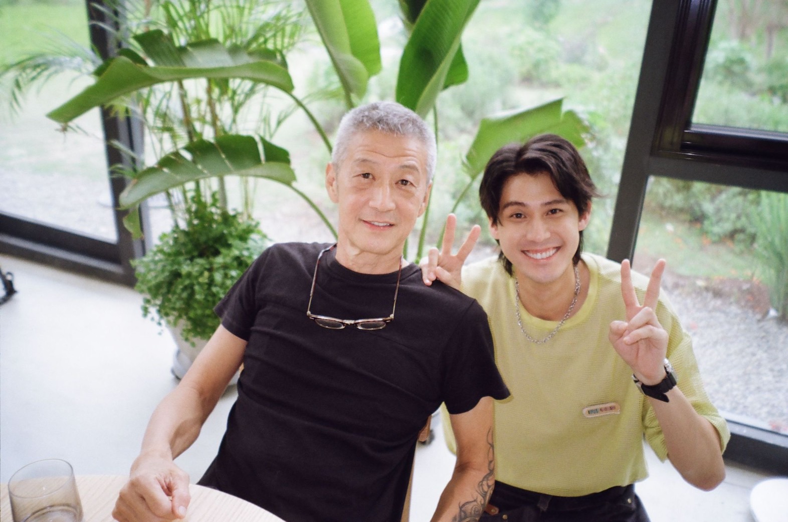 李玉璽與爸爸李亞明私下互動交流。（晴空鳥提供）