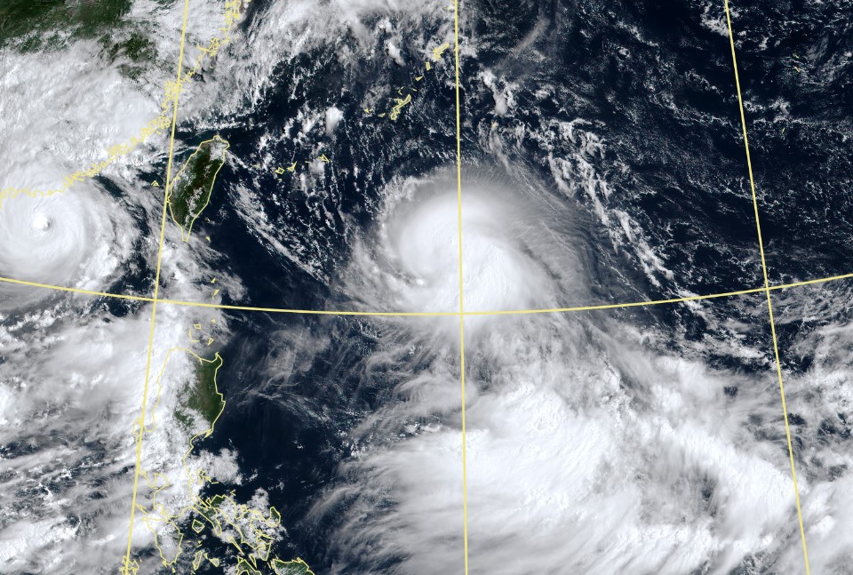 海葵直撲台灣的機會大增，最快下午就會發布海上警報。（翻攝自天氣風險 WeatherRisk臉書）