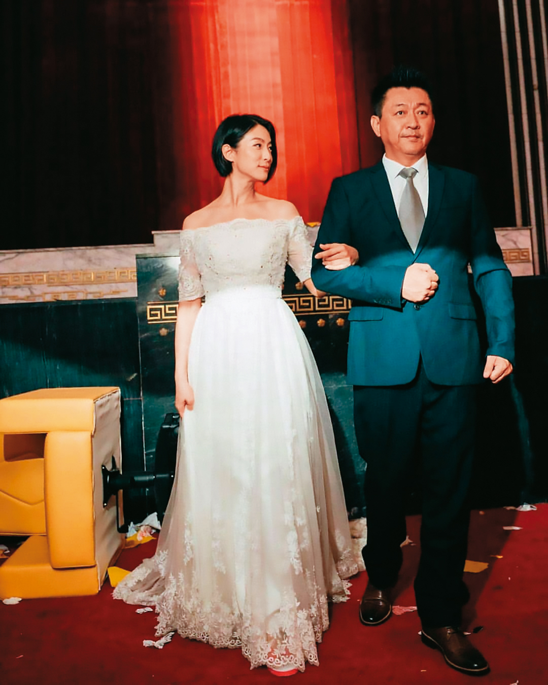 賴雅妍(左)和庹宗華(右)曾經演父女,新戲《W劇場:沒有你依然燦爛》卻有段趣味忘年戀。(翻攝自賴雅妍IG)