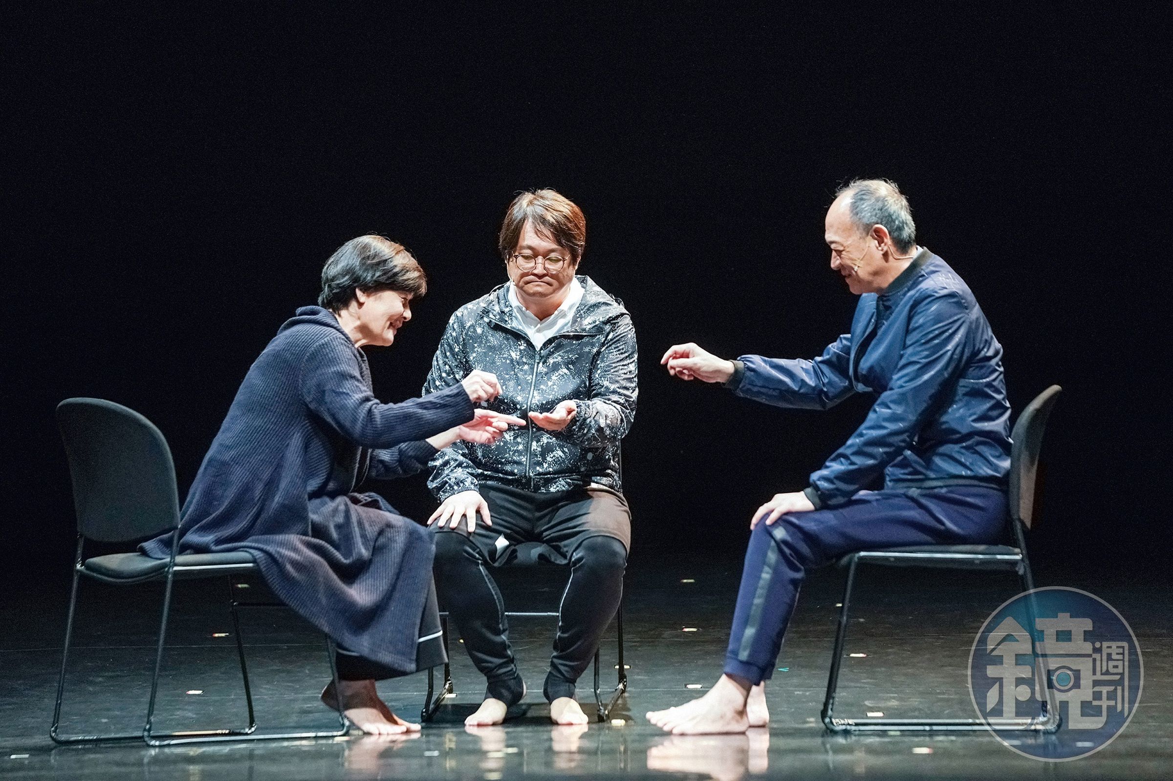 《蘭陵40—演員實驗教室》記錄經典舞台劇《演員實驗教室》片段，以及金士傑（右至左）、趙自強、馬汀尼等演員的生活片段。（劉振祥提供）