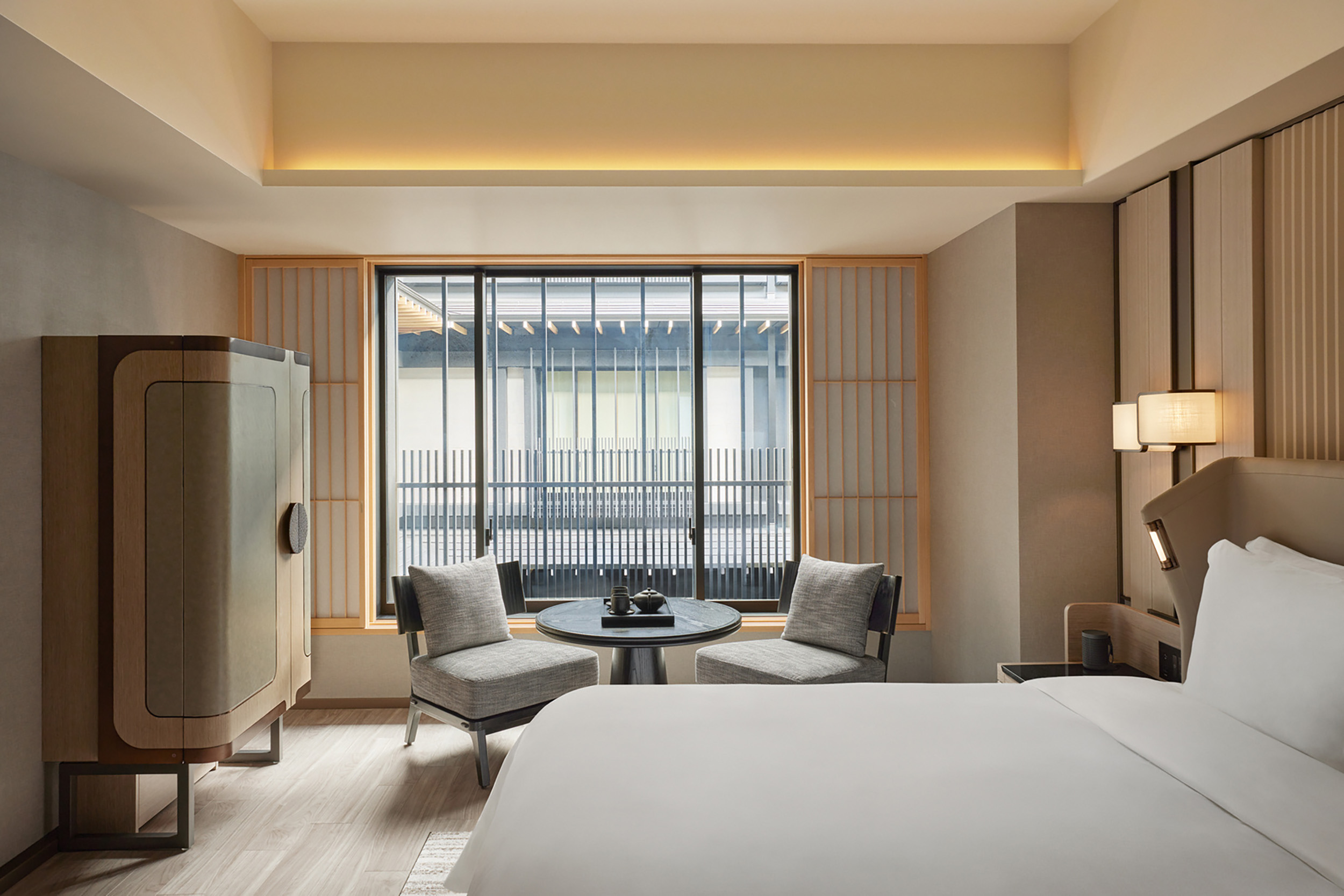 面積約40平方米的「Premier Room」享有城市景觀。(都喜國際Dusit International提供)