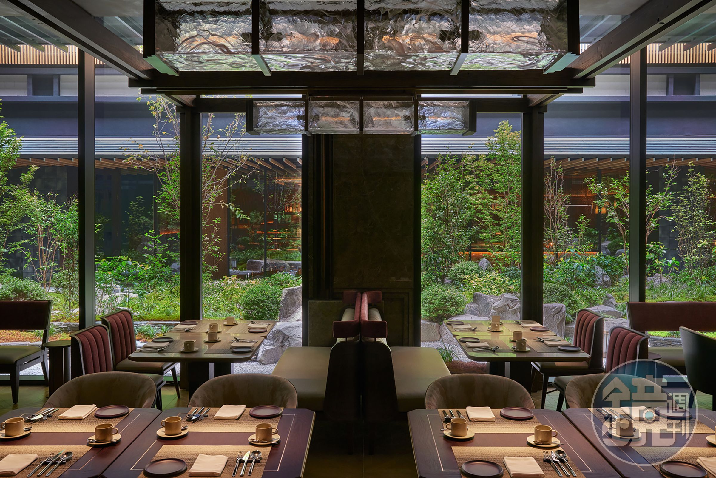 強調六感體驗的「Ayatana」泰式餐廳,為飯店創造了超高討論度。(都喜國際Dusit International提供)