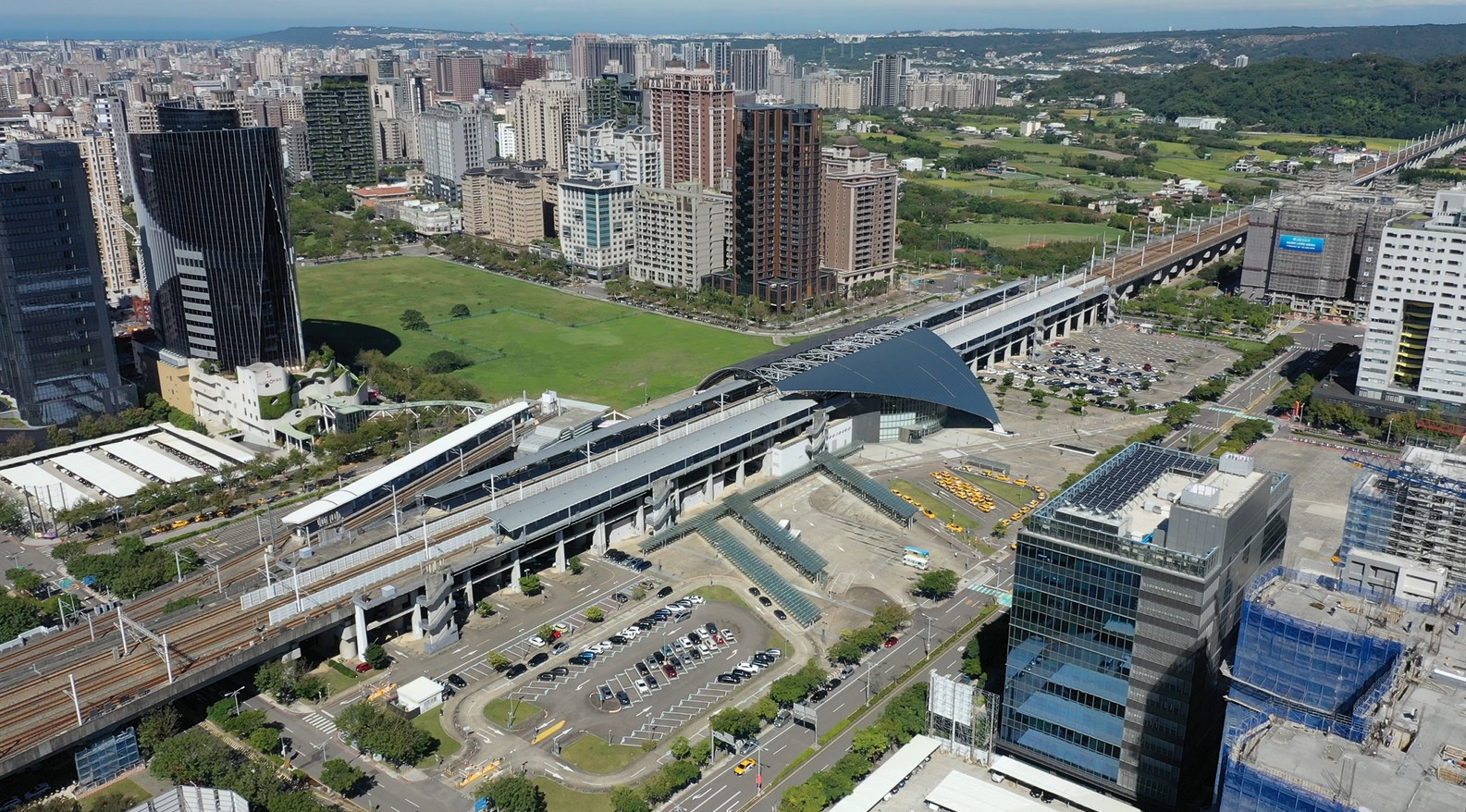 信義房屋竹二區協理張家榮觀察竹北房市因剛需推動,較不易受外在利空因素影響。(信義房屋提供)