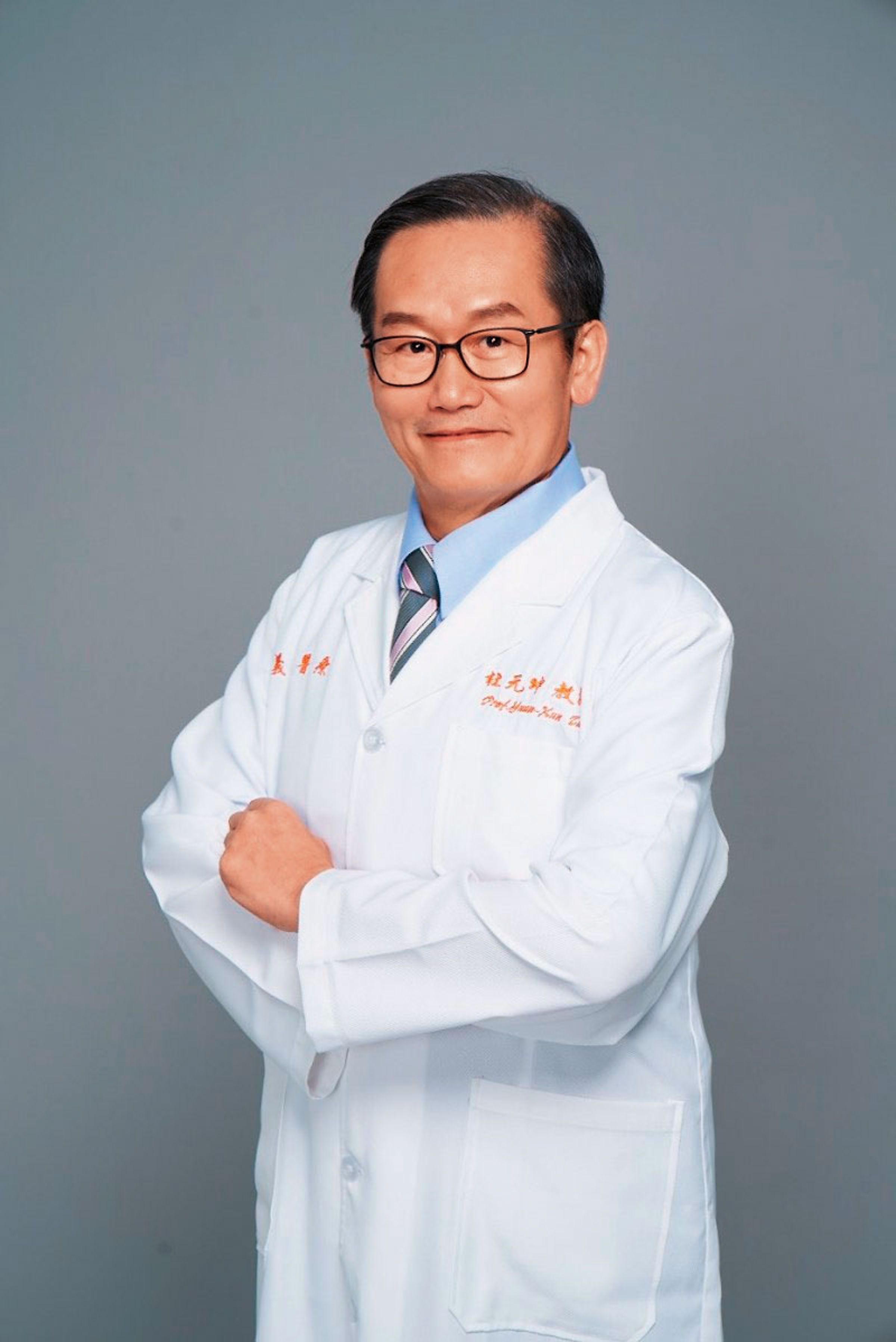 義大醫院院長杜元坤(圖)質疑陳宗基盜用他的醫療數據申請補助,曾去函三顧要求徹查。(高雄市政府毒防局提供)