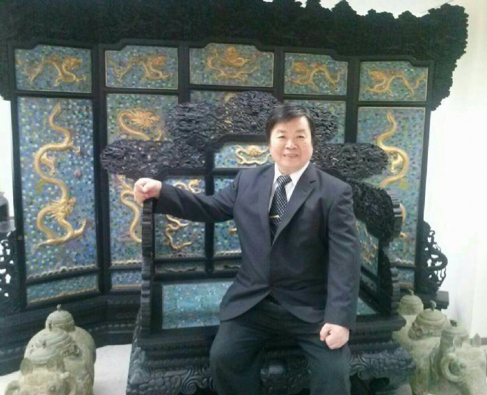 古董收藏家方瑞豐與友人假稱將推動「古文物證券化」，詐騙投資人認購美國未上市股票。（翻攝照片）