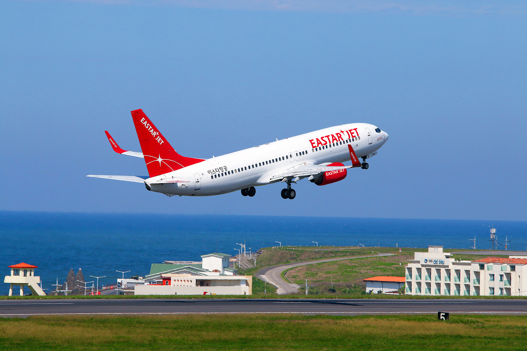 韓國易斯達航空從即日起至2024年3月30日前，推出松山—金浦單程999元起優惠票價。（易斯達航空提供）