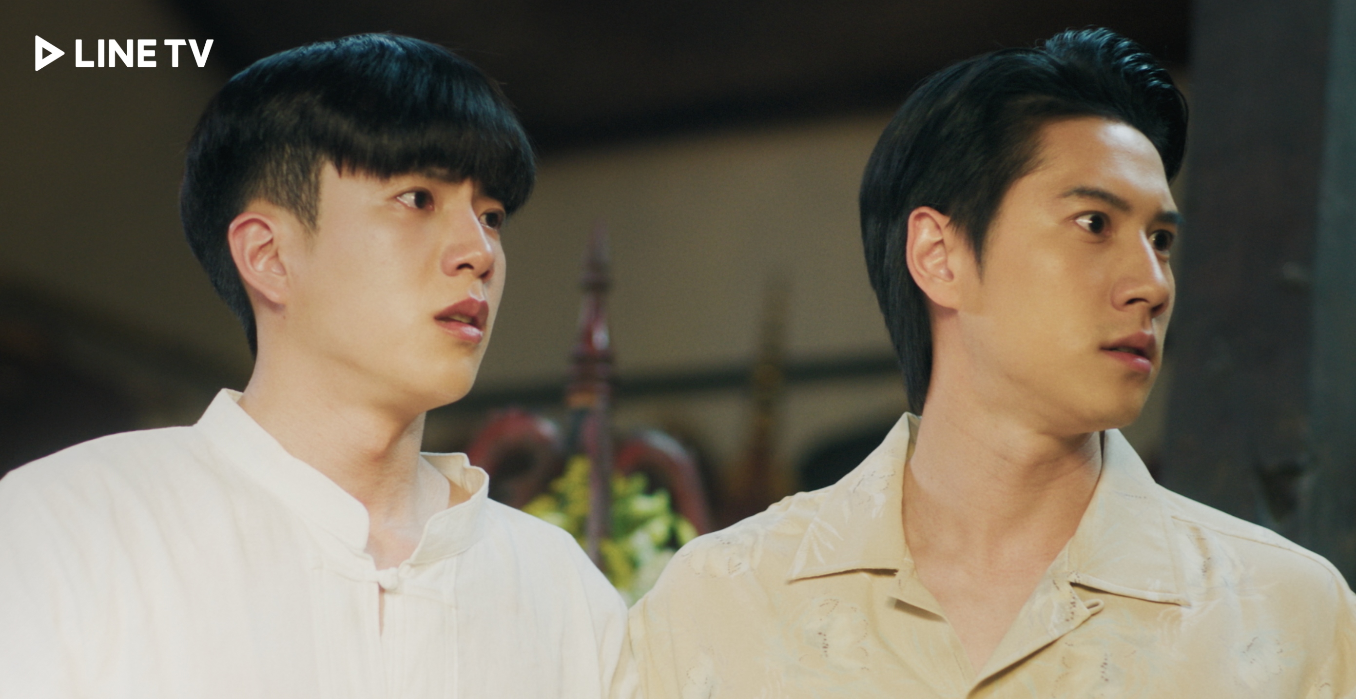 查農（左）與Bright在《愛的香氣》情牽三世。（LINE TV提供）