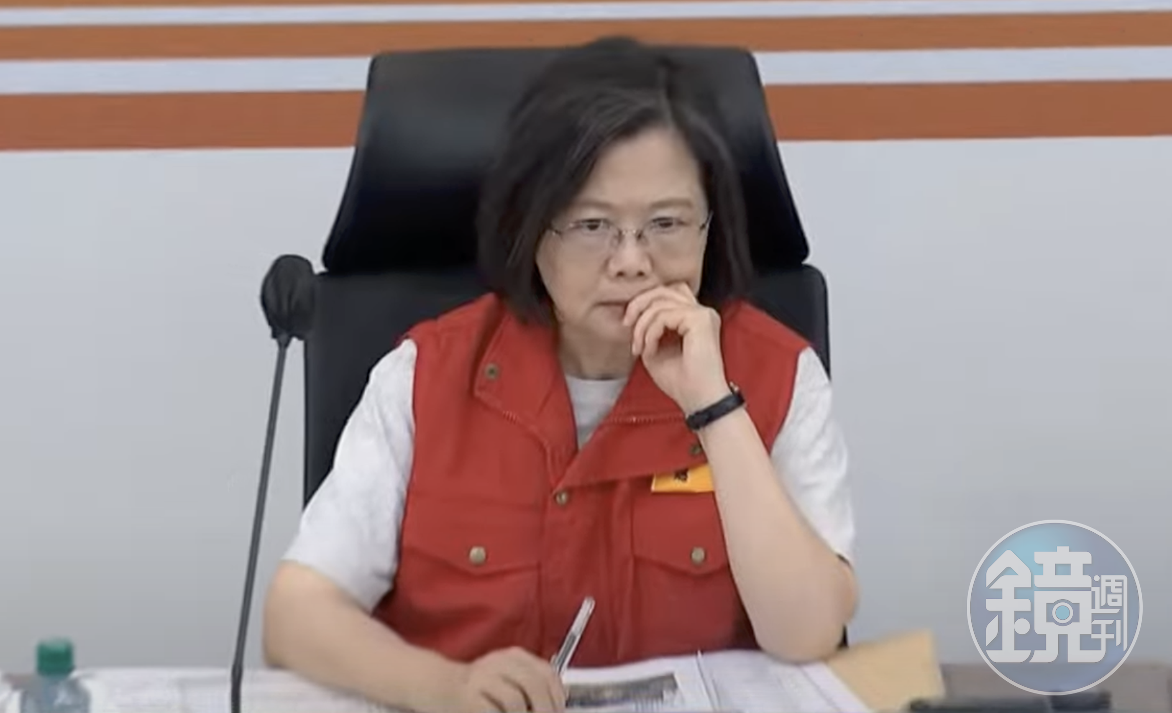 蔡英文今上午視察中央災害應變中心。（翻攝三立新聞網畫面）