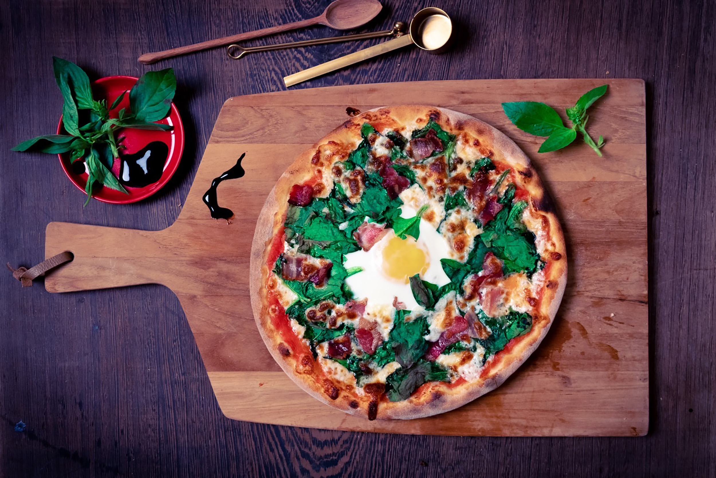 瑪莉珍披薩迎接20週年，除了保有最受歡迎的25款披薩，也推出多款新菜。（瑪莉珍披薩提供）