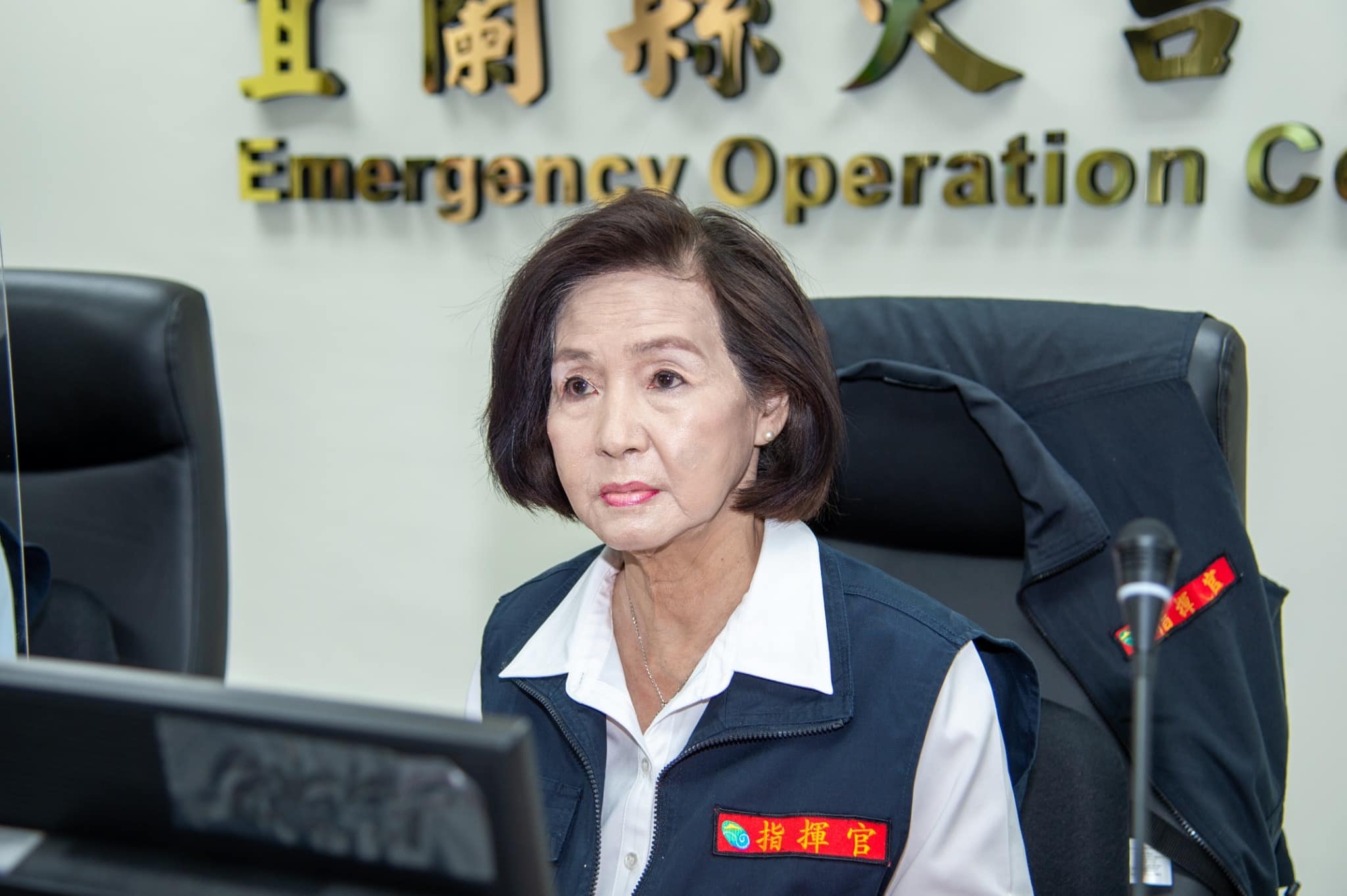 宜蘭縣今天正常上班上課，縣長林姿妙的臉書湧入縣民一片罵聲。（翻攝自林姿妙臉書）