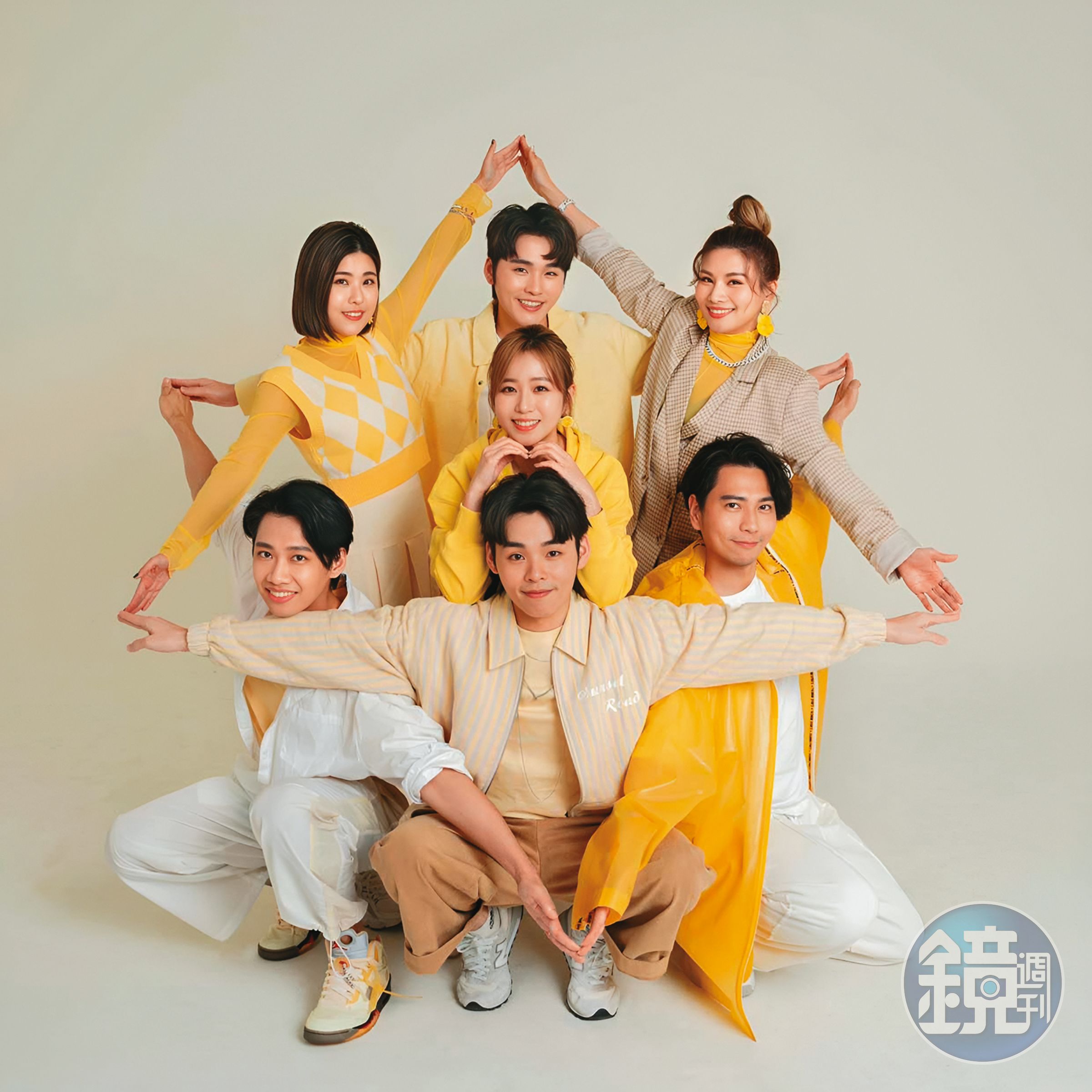 這群人成軍13年，坐擁300萬訂閱，是網紅界天團。（翻攝自這群人臉書）