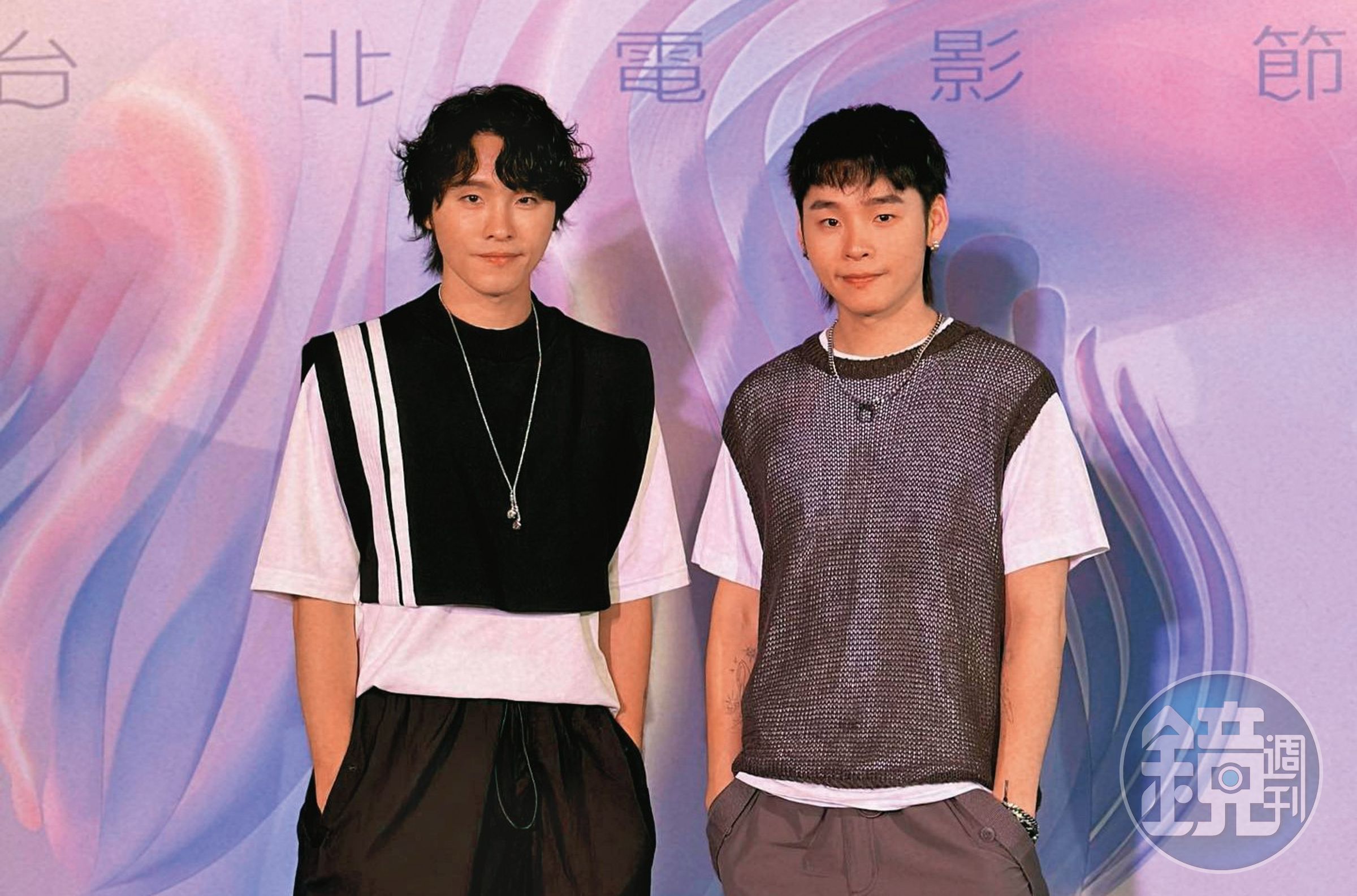 雙胞胎哥哥展榮（左）、弟弟展瑞（右）除了「這群人」外，也以兄弟身分經營頻道、出單曲，但如今展瑞已決心脫離展榮。（翻攝自展瑞IG）