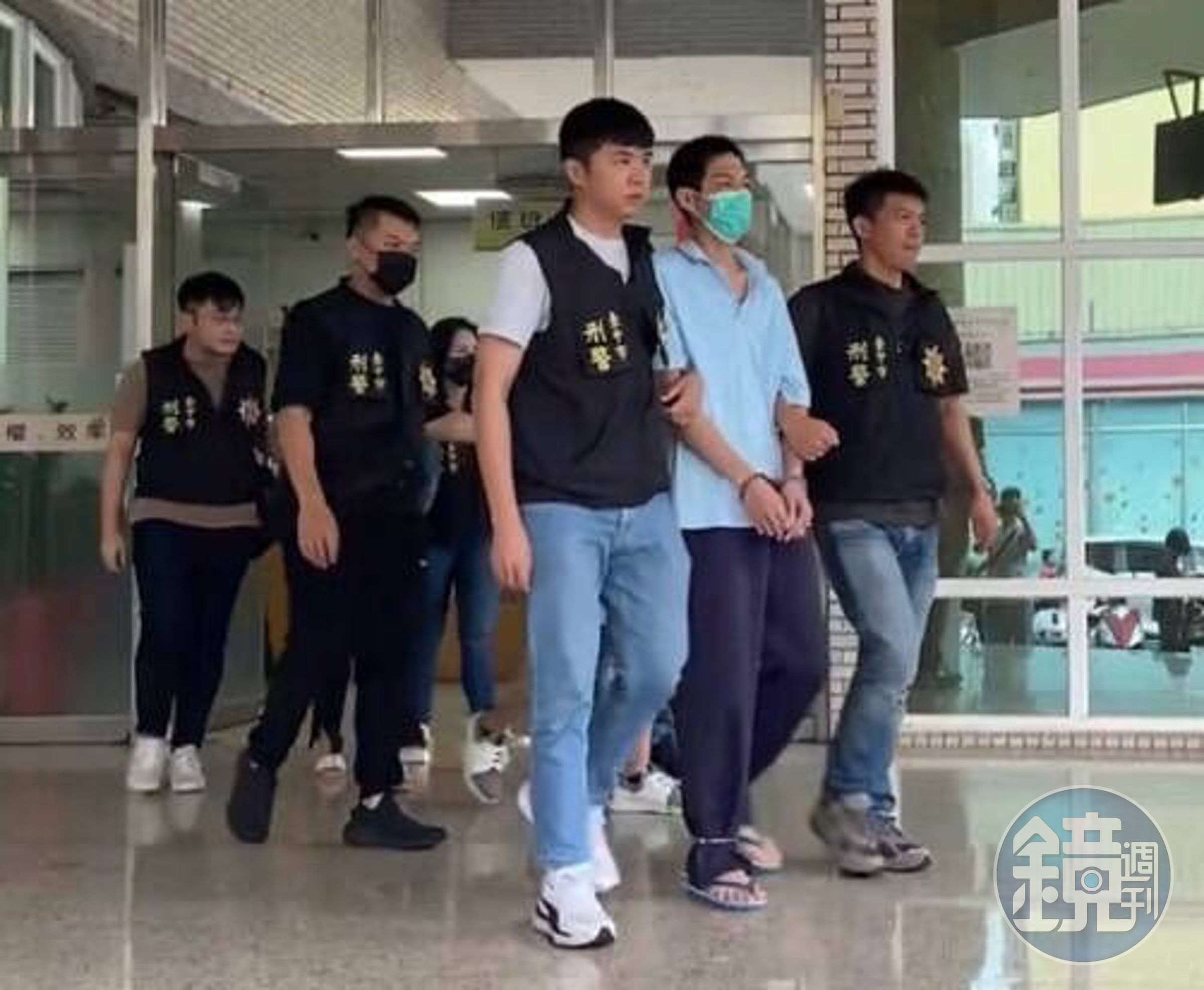 警方將該暴力詐欺集團成員移送法辦。(讀者提供)