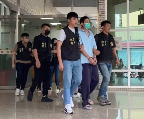 警方將該暴力詐欺集團成員移送法辦。（讀者提供）