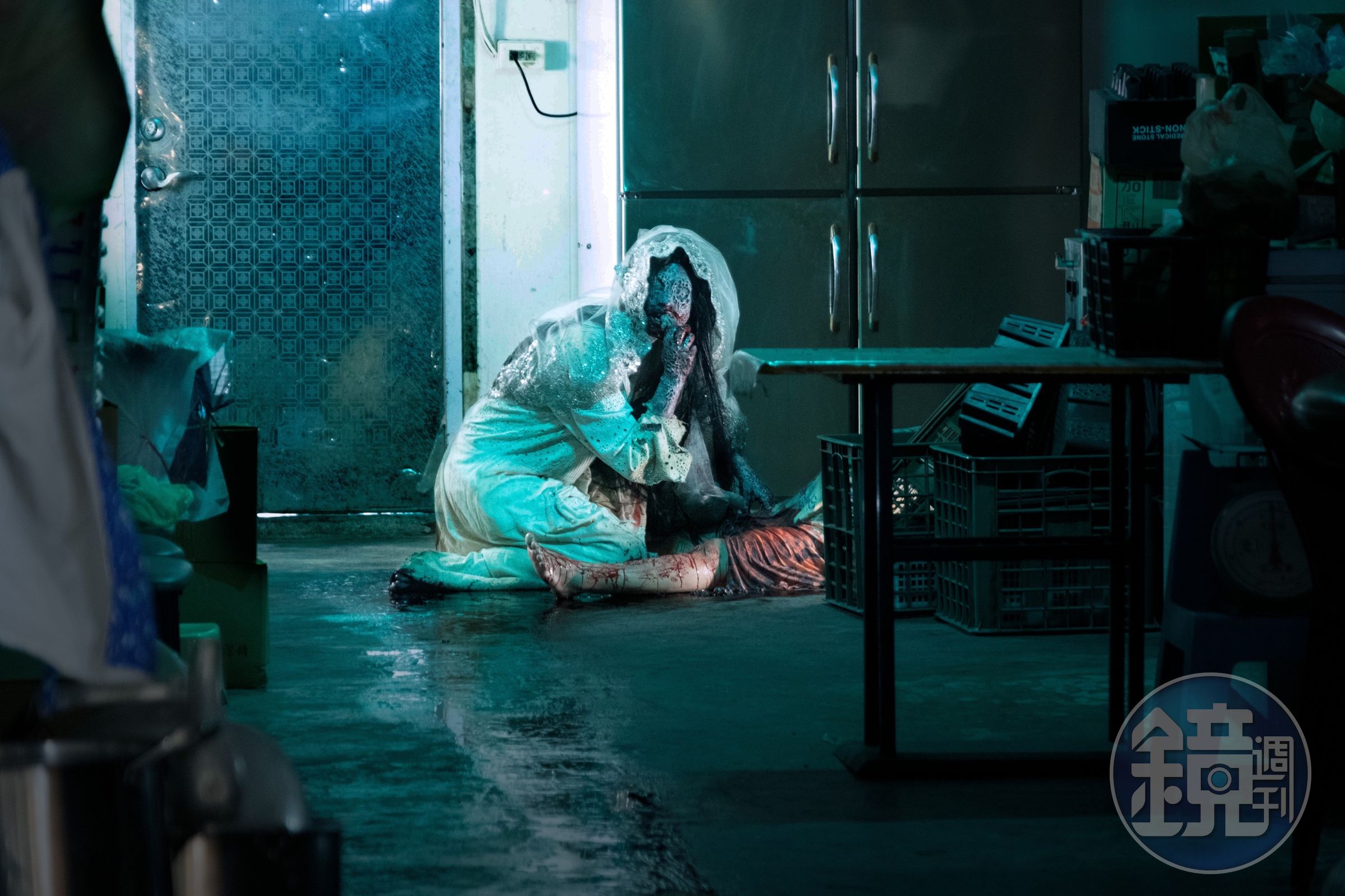 傳說坤蒂拉娜因分娩而死,彩蛋中的「她」有著駭人造型,吃胎中嬰兒的殘忍行徑嚇壞不少戲院觀眾。(華影提供)