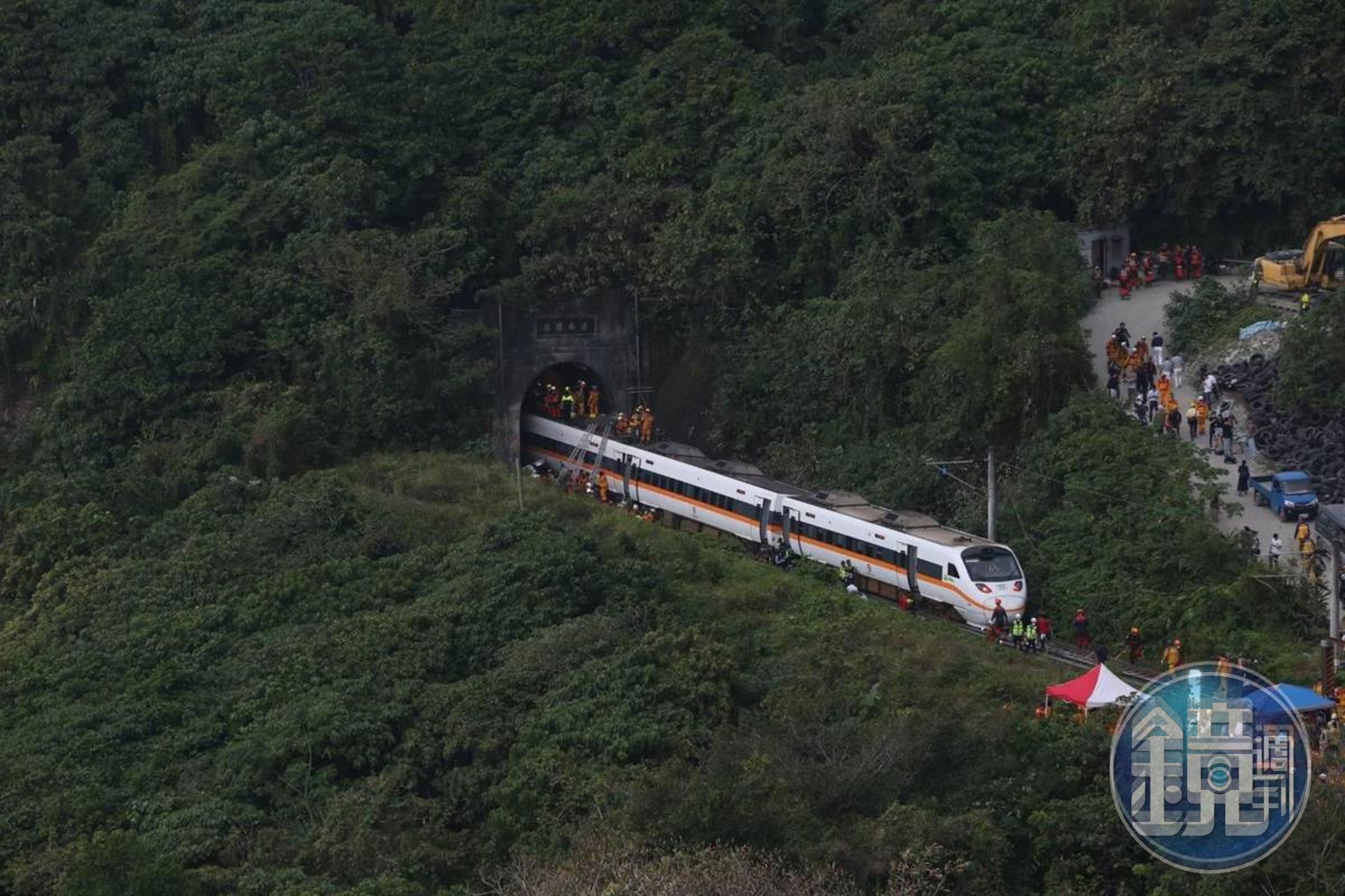 事隔2年多,太魯閣事故車廂發現往生者遺骸、遺物;檢調今再度出動人員搜索。(本刊資料照)