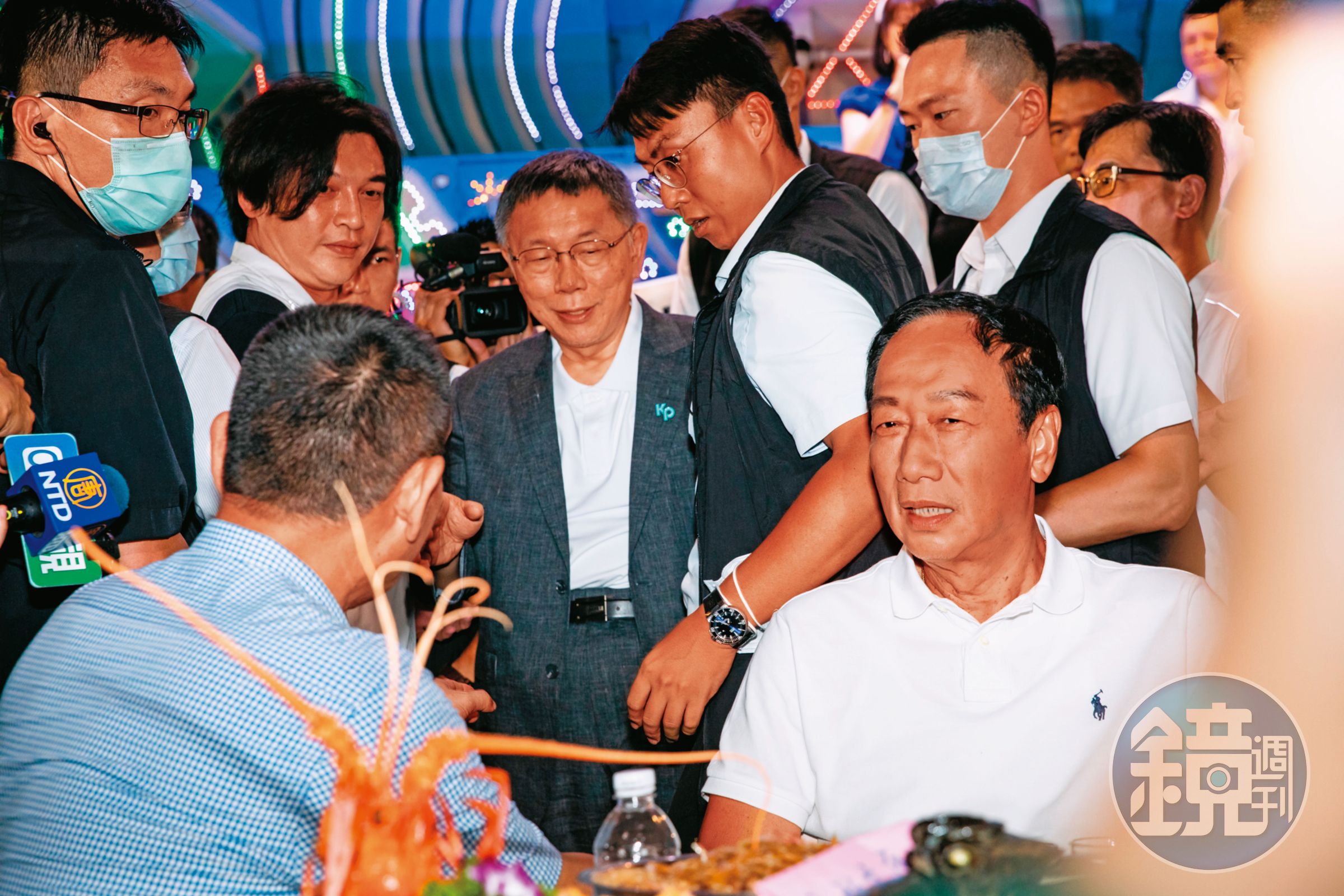 郭台銘多次喊話藍白陣營喝咖啡，引來柯文哲吐槽：「別每天在媒體放話，這樣誰受得了？」