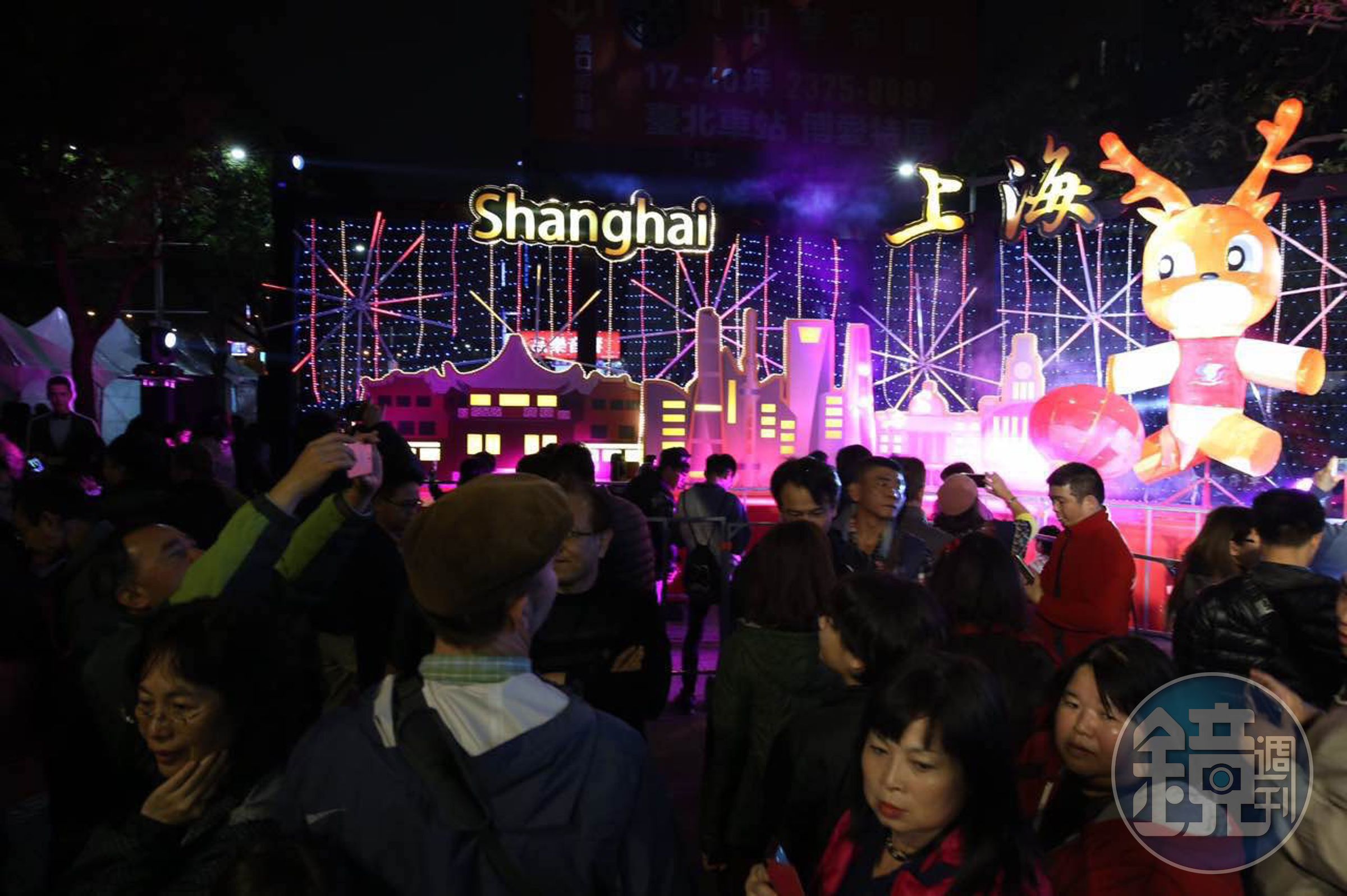 蔣萬安邀請上海方明年出席台北燈節。圖為2017年台北燈節上海燈區。(台北市政府提供)