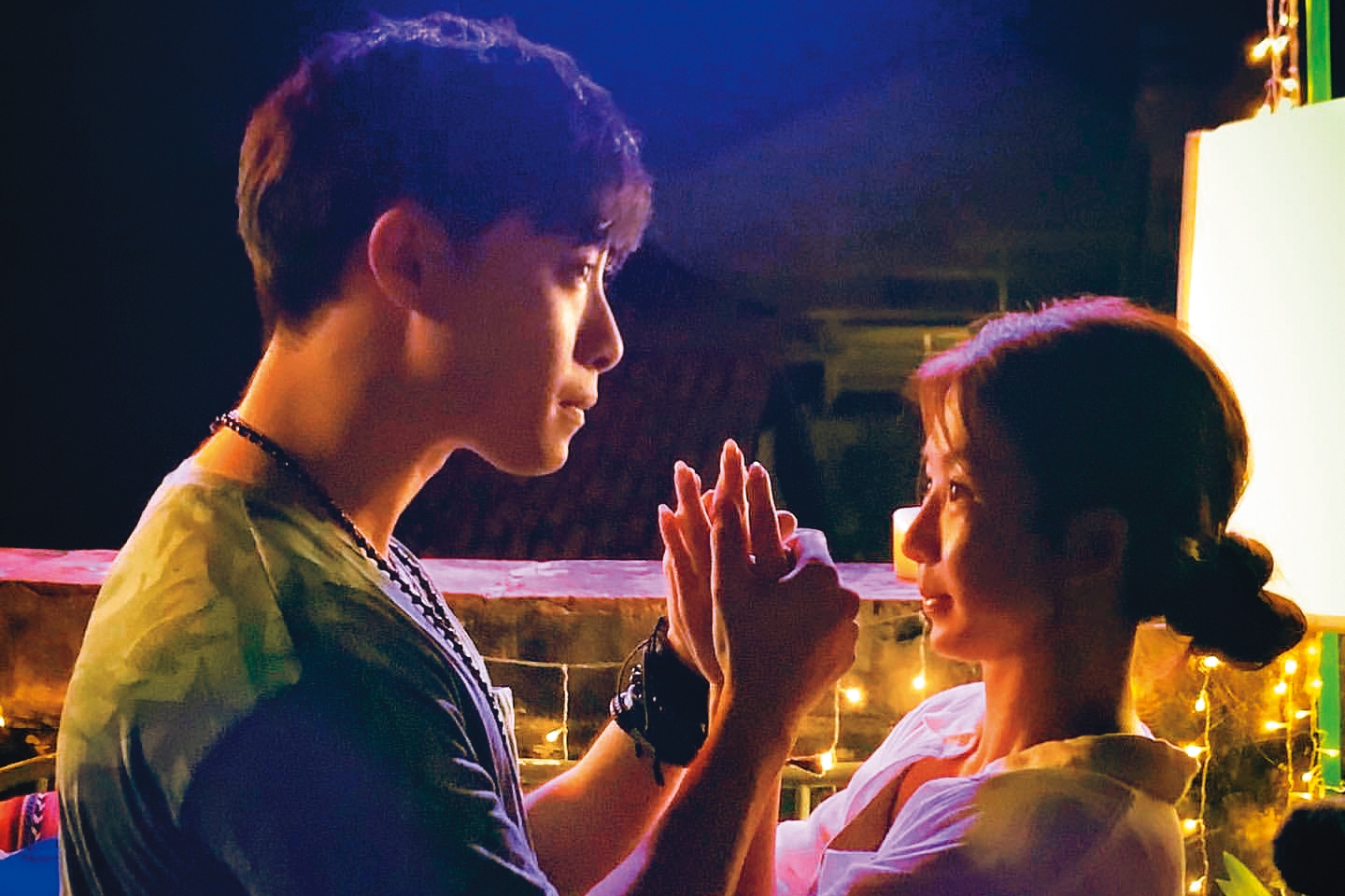 郭書瑤（右）今年和陸籍男星宗子杰（左）演出電影《流氓驅魔師》。（翻攝自宗子杰IG）