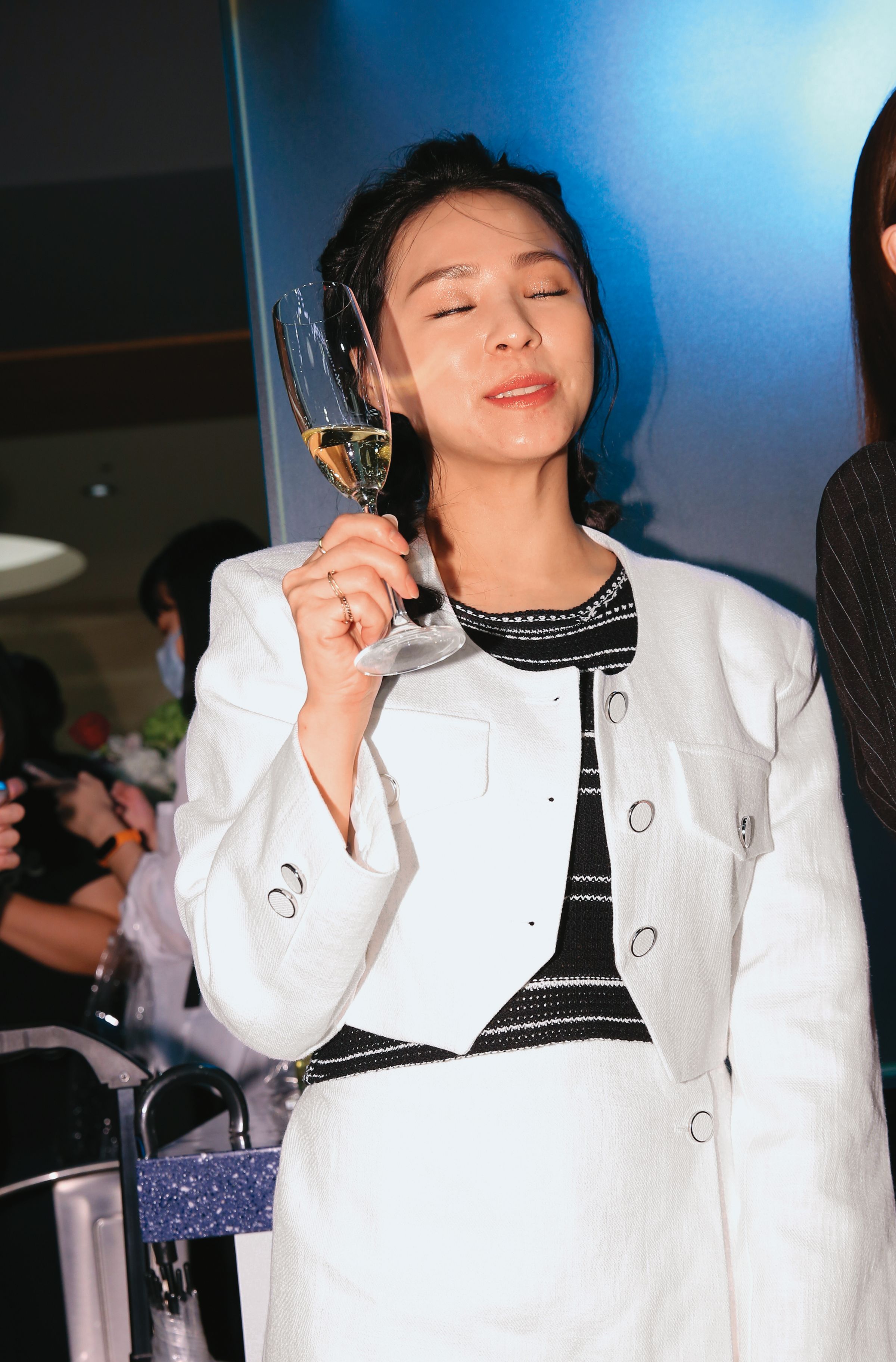 冷涼卡好妙方3，熊熊出席炸綺來鹹酥雞信義A11店開幕，解熱就要「吼搭啦」。