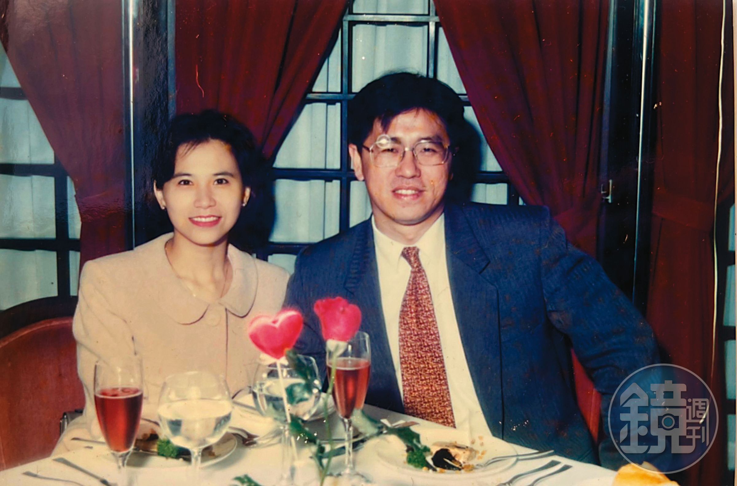 蔡佳晉(右)大半生都待在金融業,但不愛應酬,再忙都留時間陪伴太太(左)。(蔡佳晉提供)