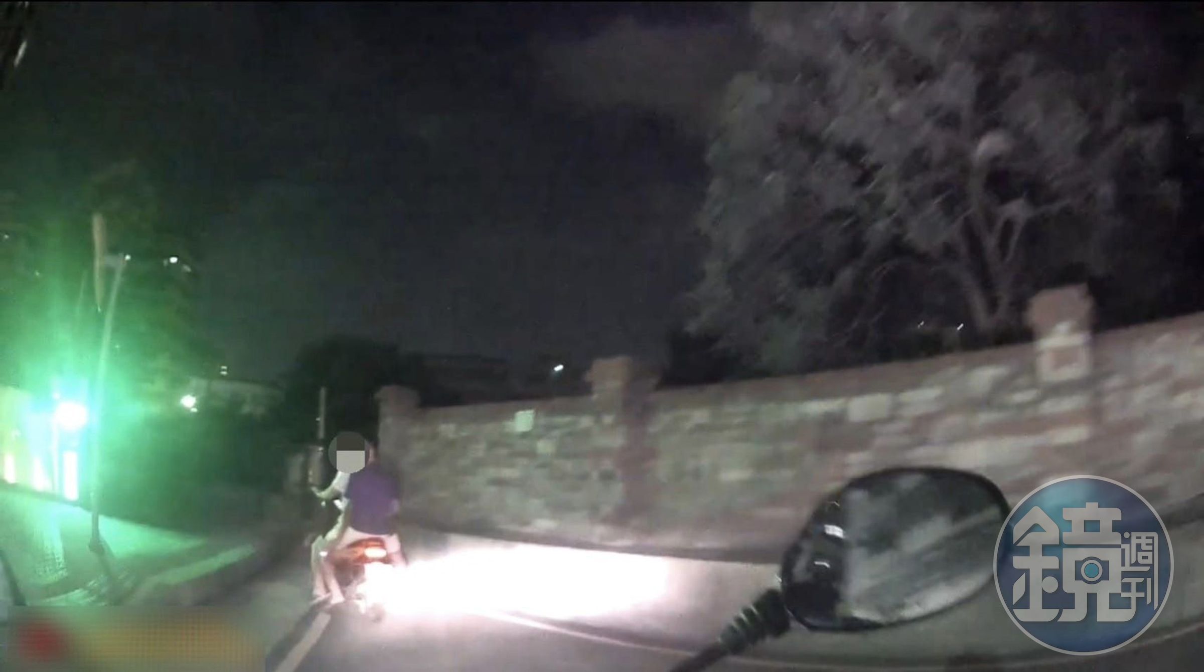 員警巡邏期間發現有移工騎電動自行車未戴安全帽、神情緊張,攔查後發現酒測值超標,依公共危險罪送辦。(翻攝自蘆洲警園臉書)