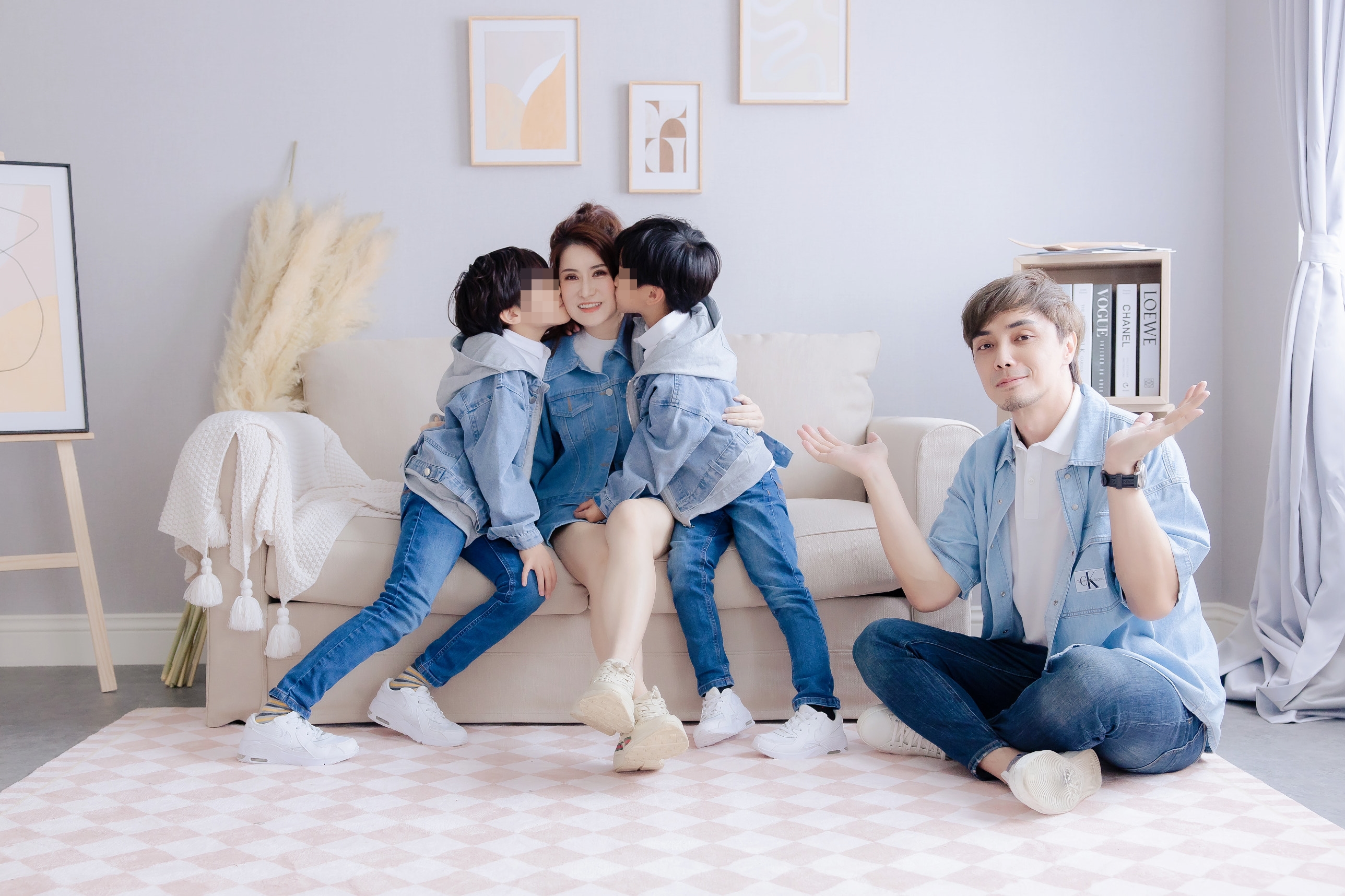 網紅美女兩性作家薇薇Weiisly在臉書擁有50萬粉絲，常在臉書分享全家幸福和樂的模樣。（薇薇Weiisly提供）