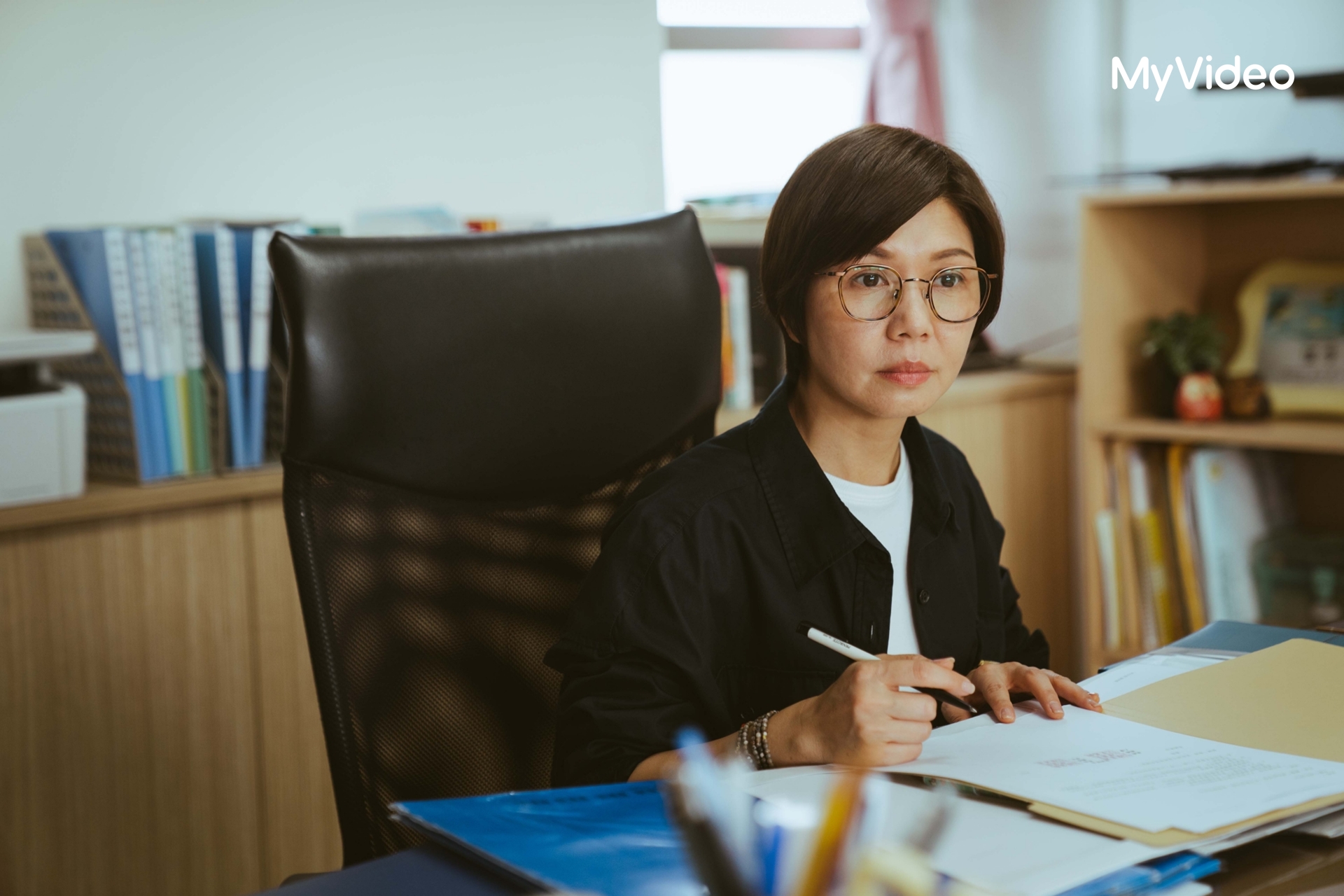 于子育在《百味小廚神  午餐爭霸戰》飾演小學校長。（MyVideo提供）