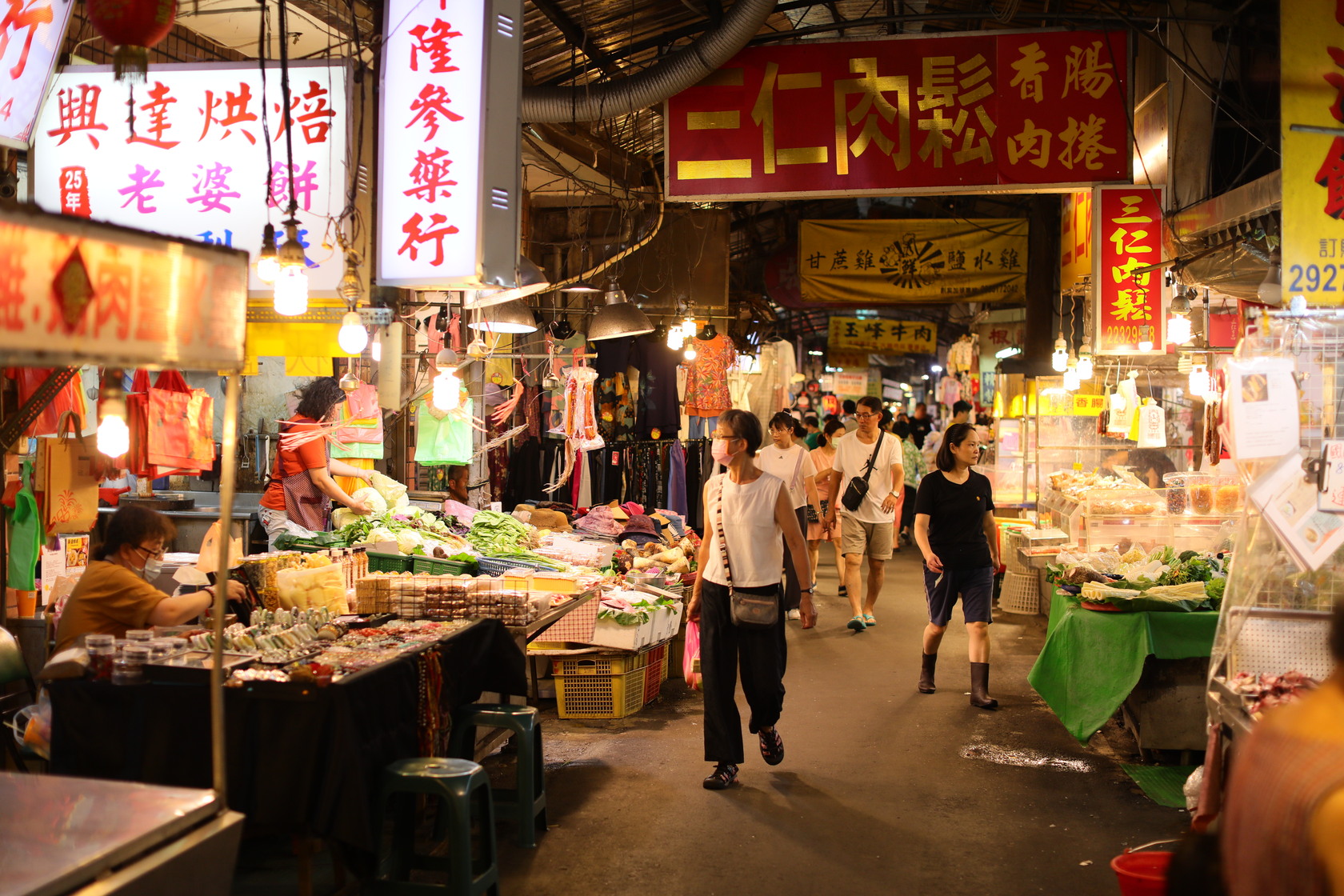 開張超過一甲子的「頂溪市場」隱藏著許多老店,值得慢慢挖掘。