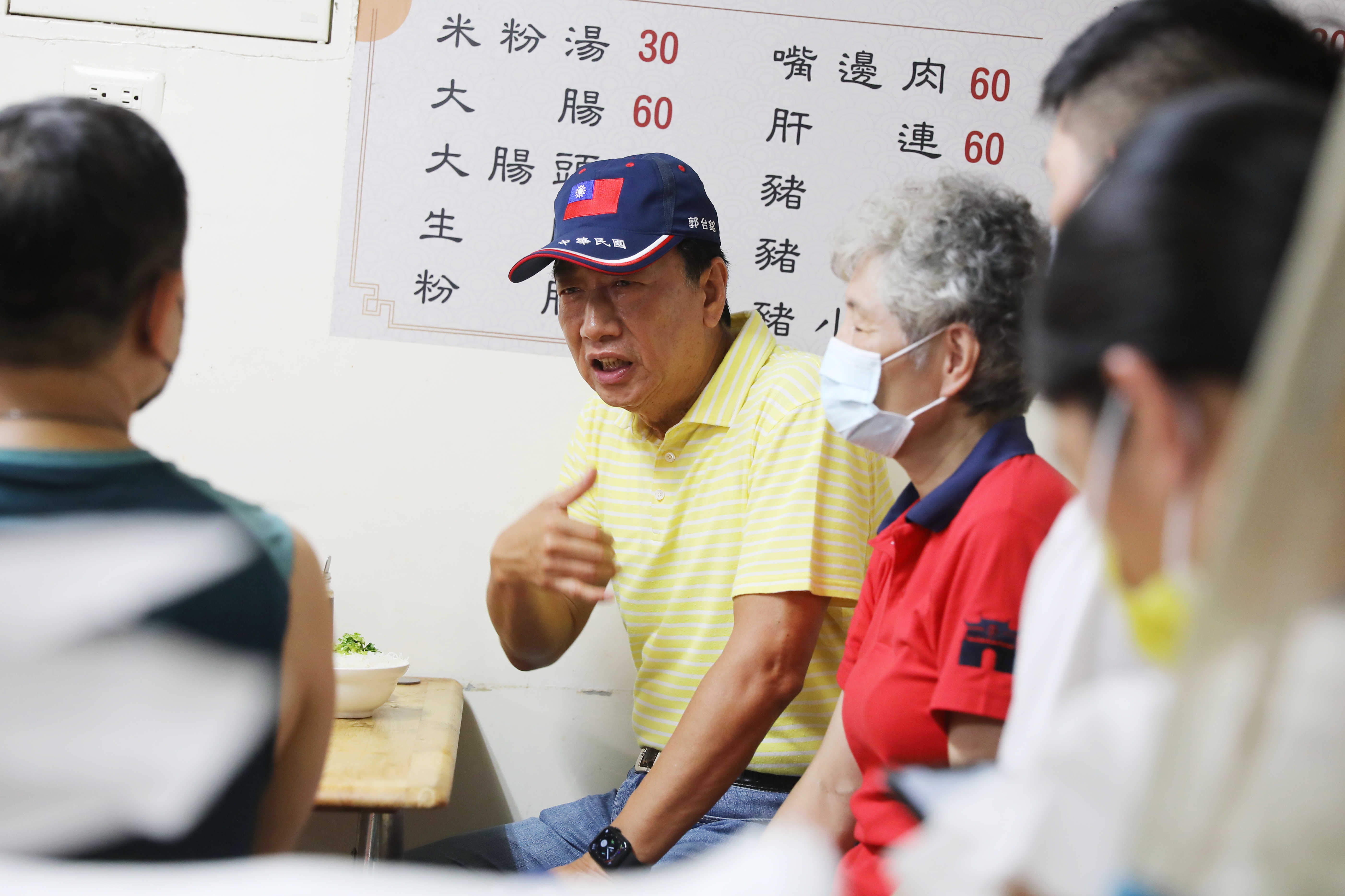 郭台銘今公布挑選副手的4個條件，強調一定是女性，且能力要比他強，楊佩樺反問，既然能力都比郭台銘強，「那要你幹嘛？」