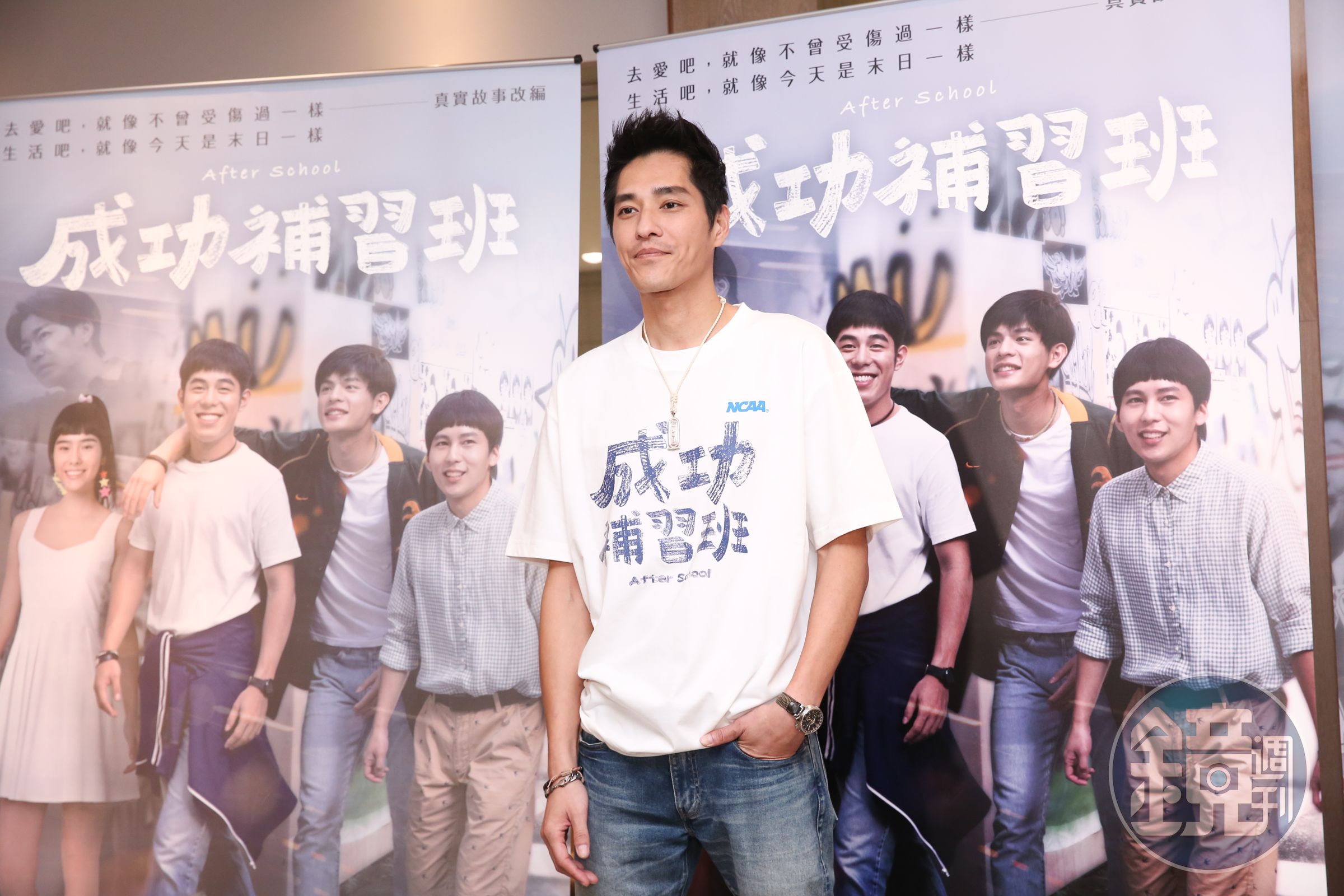 藍正龍二度當導演完成《成功補習班》，感想是「人生就是挑難的走，完成夢想就是需要很多人幫助跟考驗。」