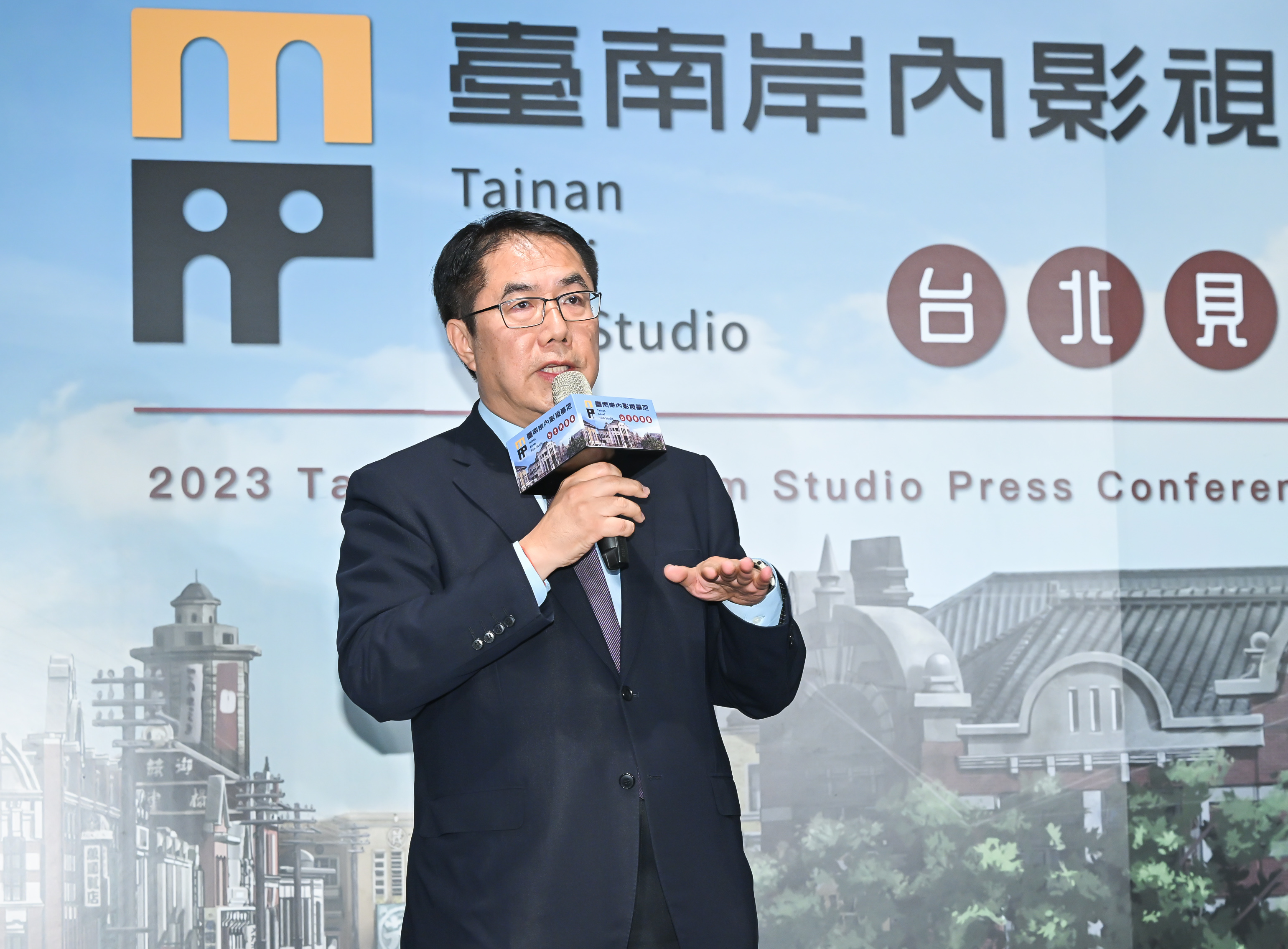 台南市長黃偉哲希望希影視基地能使台灣影視產業「南漂」,創造在地多元就業機會。(台南市政府文化局提供)