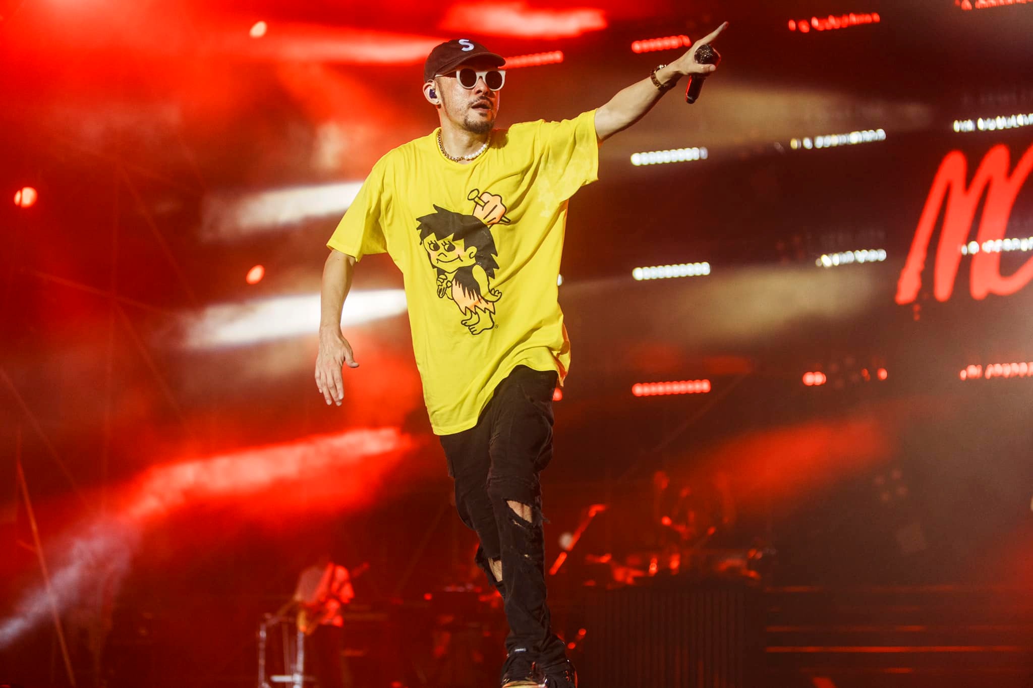 熱狗承認新歌〈樓下的房客〉抄襲漫畫家朱德庸作品〈跳樓〉，朱德庸今天透過媒體回應，表示接受道歉但不願授權。（翻攝自熱狗臉書）