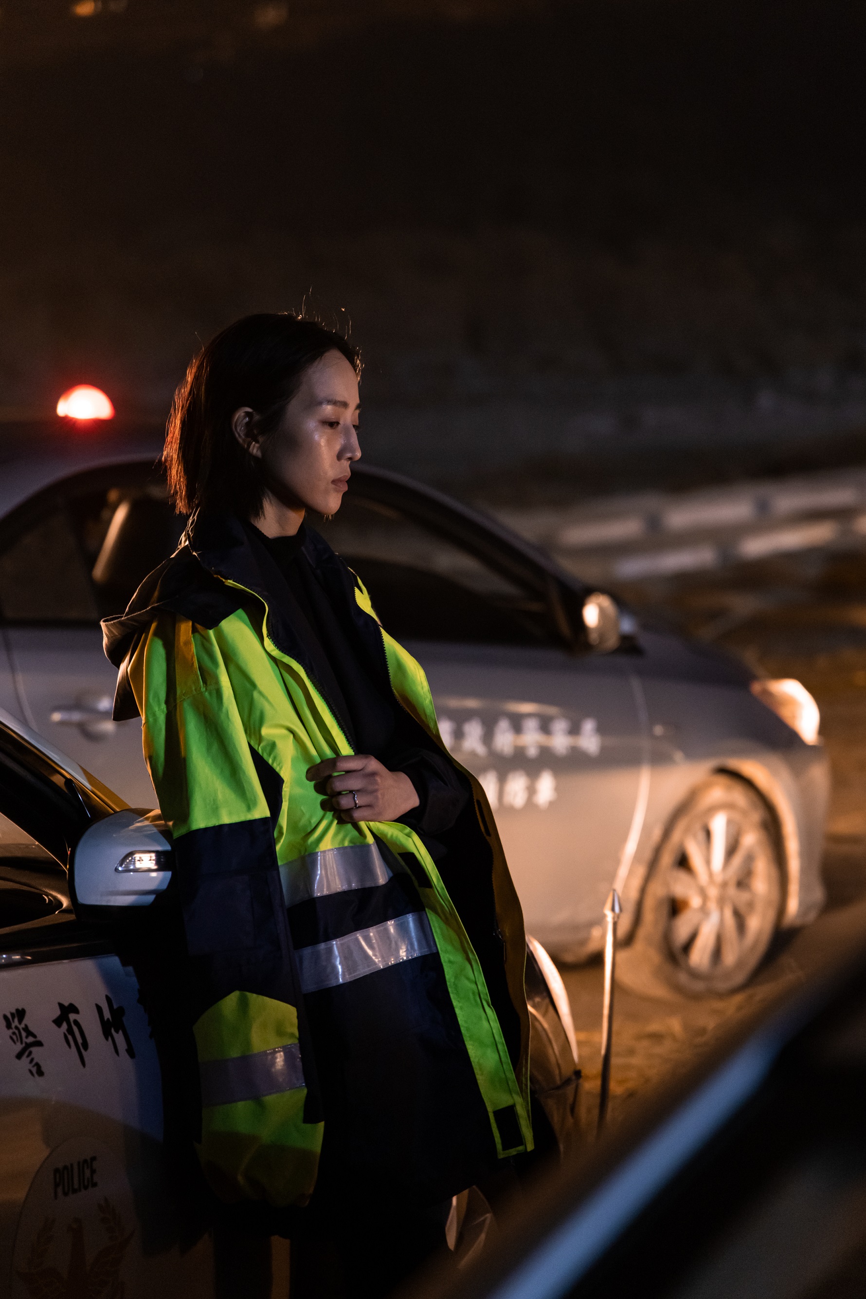 張鈞甯《查無此心》為扮演生無可戀的女警，瘦身成了紙片人。（華映提供）