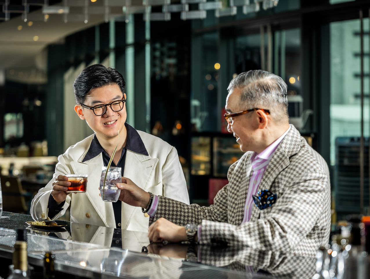 台北大直英迪格酒店與ORINGO林果良品攜手合作，舉辦「微醺紳士講堂」，將從鞋子、穿著、品酩、餐酒、生活風格等主題，幫助想成為紳士的男士，跨出晉升質感男人的第一步！（台北大直英迪格提供）