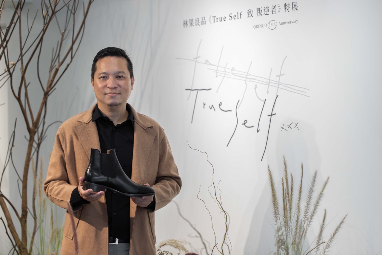 林果良品共同創辦人曾信儒說：「紳士，應該是能夠從裡至外地將自己打理好，很用心地在觀察自己的生活，並且好好生活的人。」（台北大直英迪格提供）
