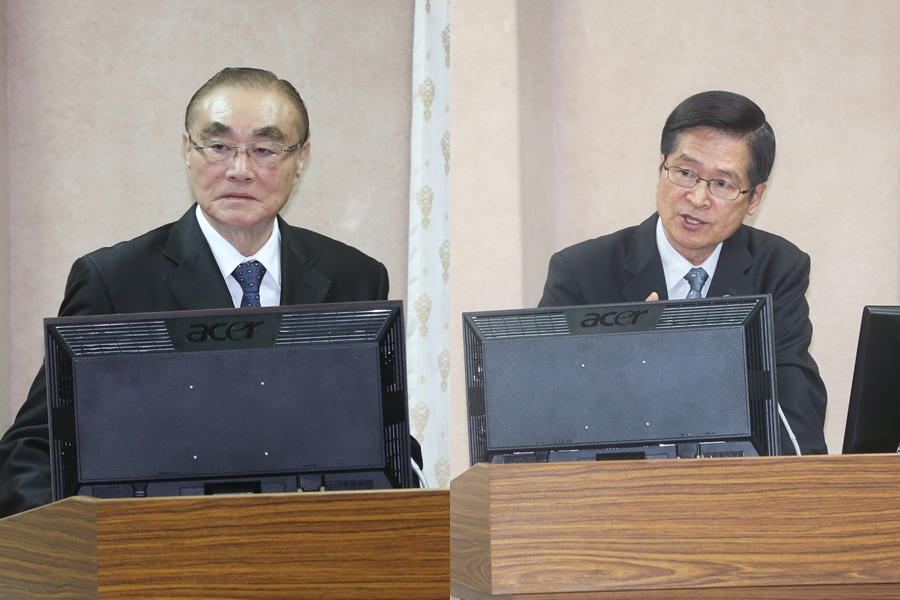 今傳出退輔會主委將換血，由馮世寬（左）換成嚴德發（右）。（本刊資料照）