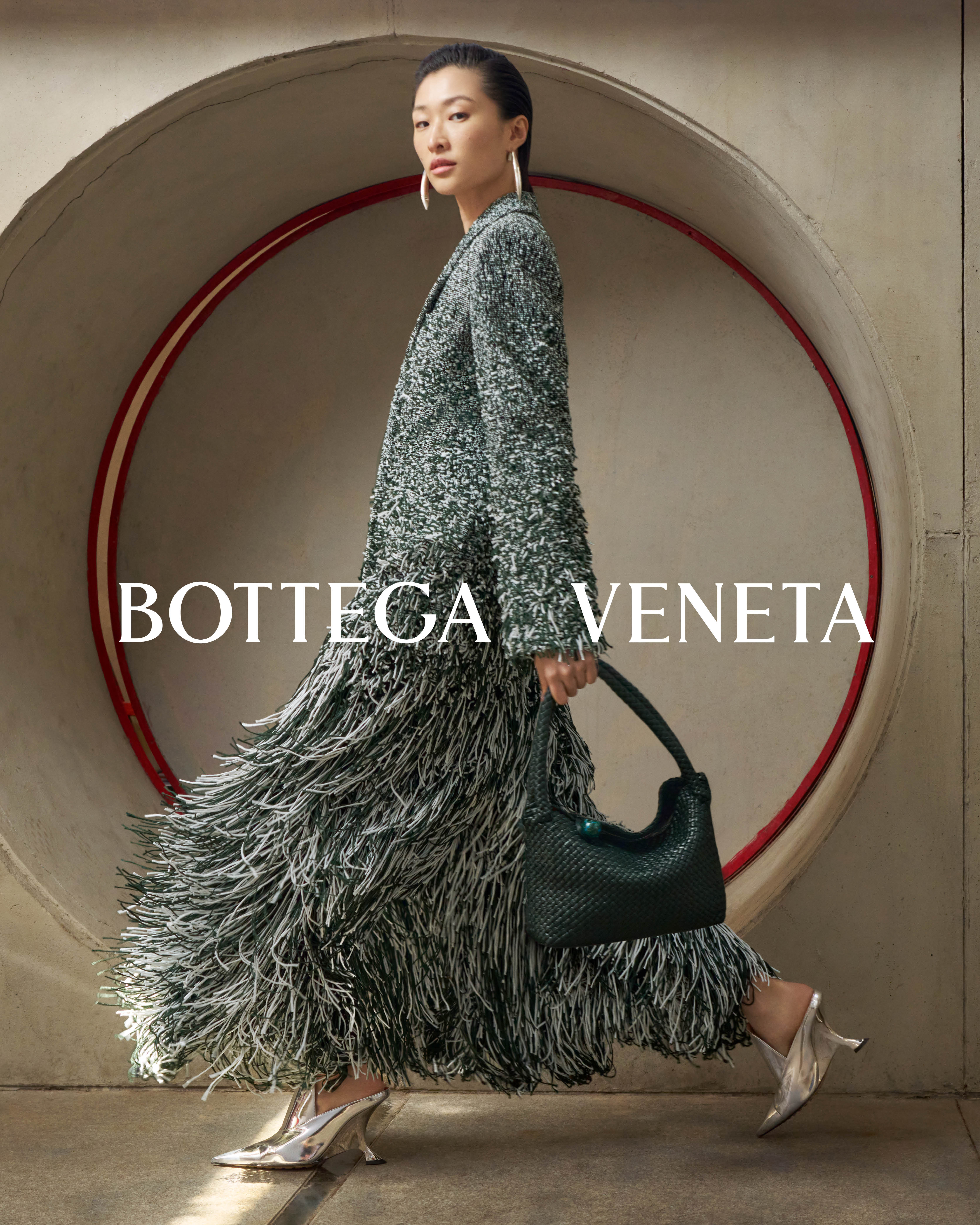 BOTTEGA VENETA 2023秋冬形象廣告。(BOTTEGA VENETA提供)