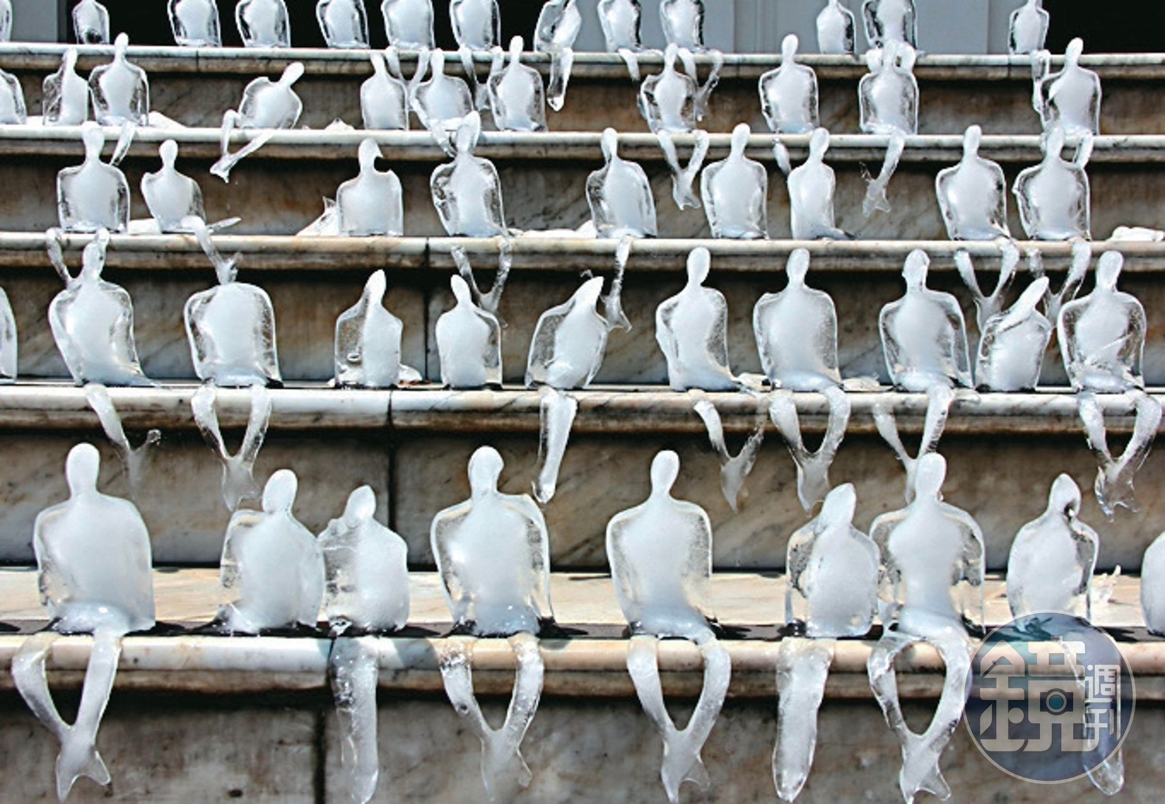 「Minimum MonumentMelting Men」計畫的三千個冰人將在國父紀念館與民眾相見。(台北市文化局提供)