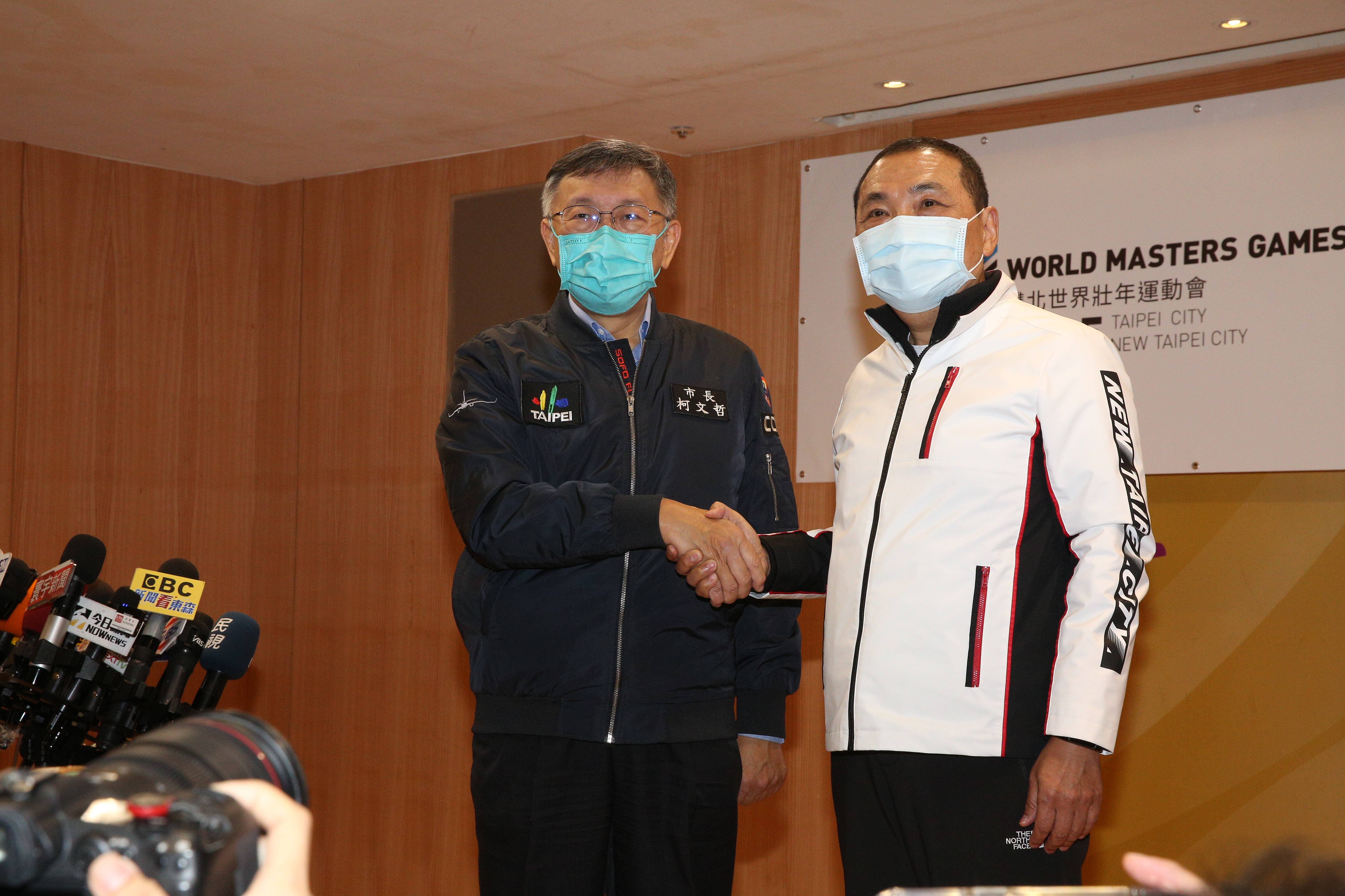 花蓮縣議長張峻喊話希望藍白能合作，認為若能組成「侯柯配」，就有機會贏下2024總統大選；圖為柯文哲、侯友宜去年出席雙北世界壯年運動會委員會議。（本刊資料照）