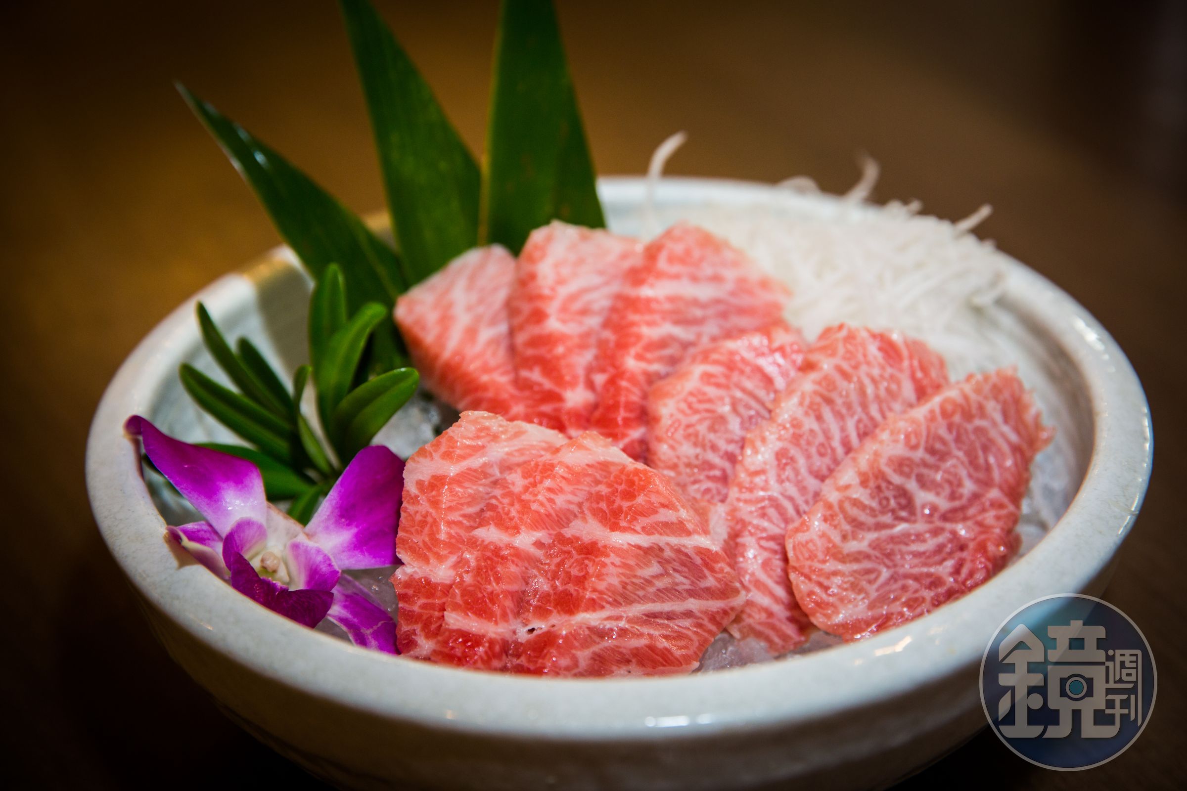 蔡佳晉推薦黑鮪魚的三角仔部位最美味，油脂豐厚。（時價）