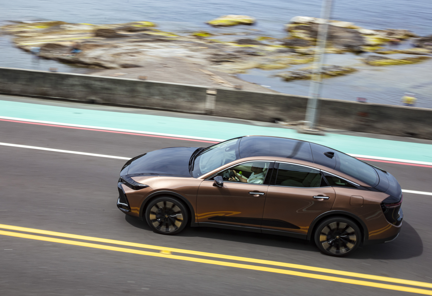 【鏡試駕】皇冠補完計畫！TOYOTA Crown Crown皇家版